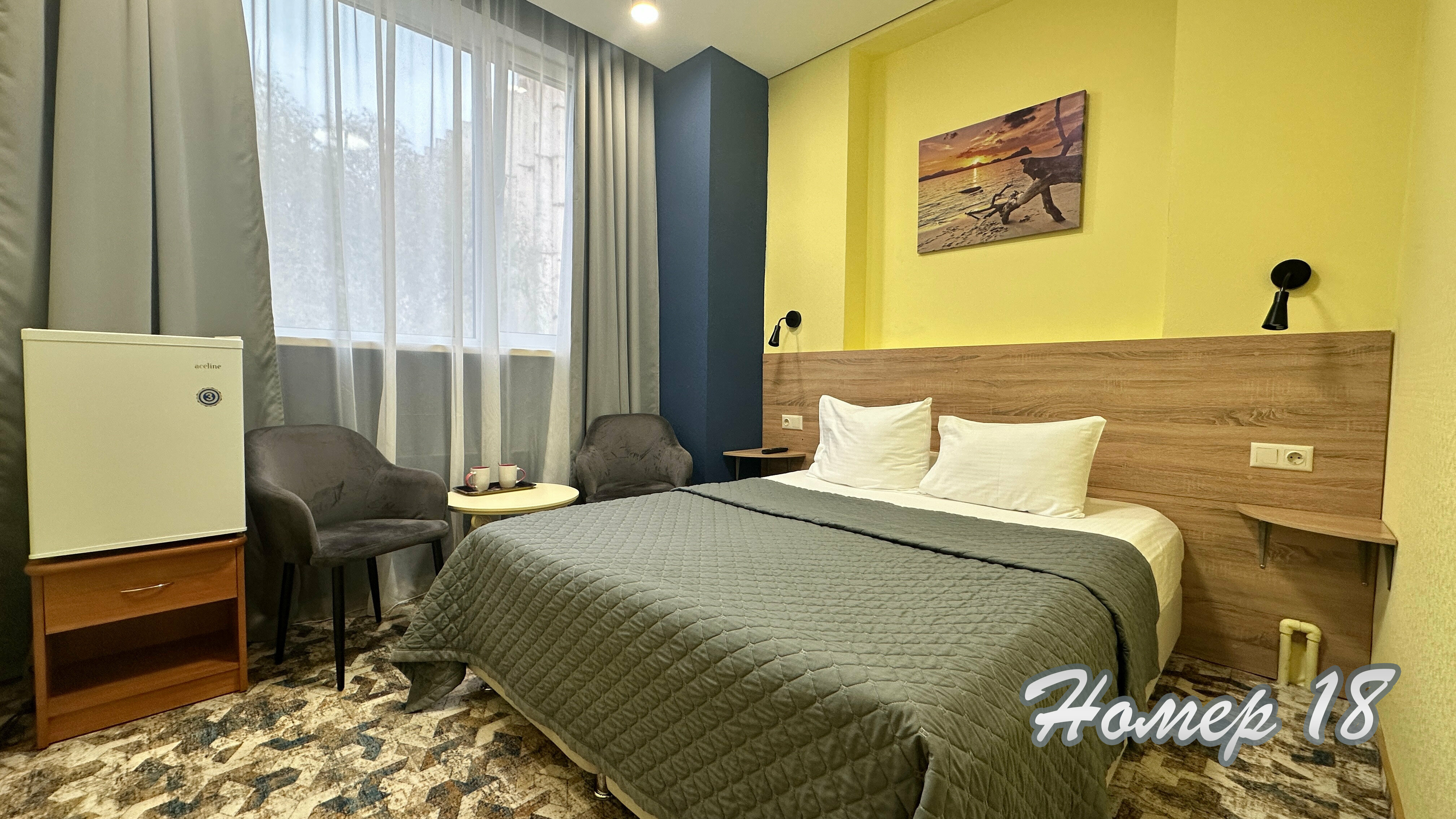 Улучшенный номер с кроватью размера «queen-size»