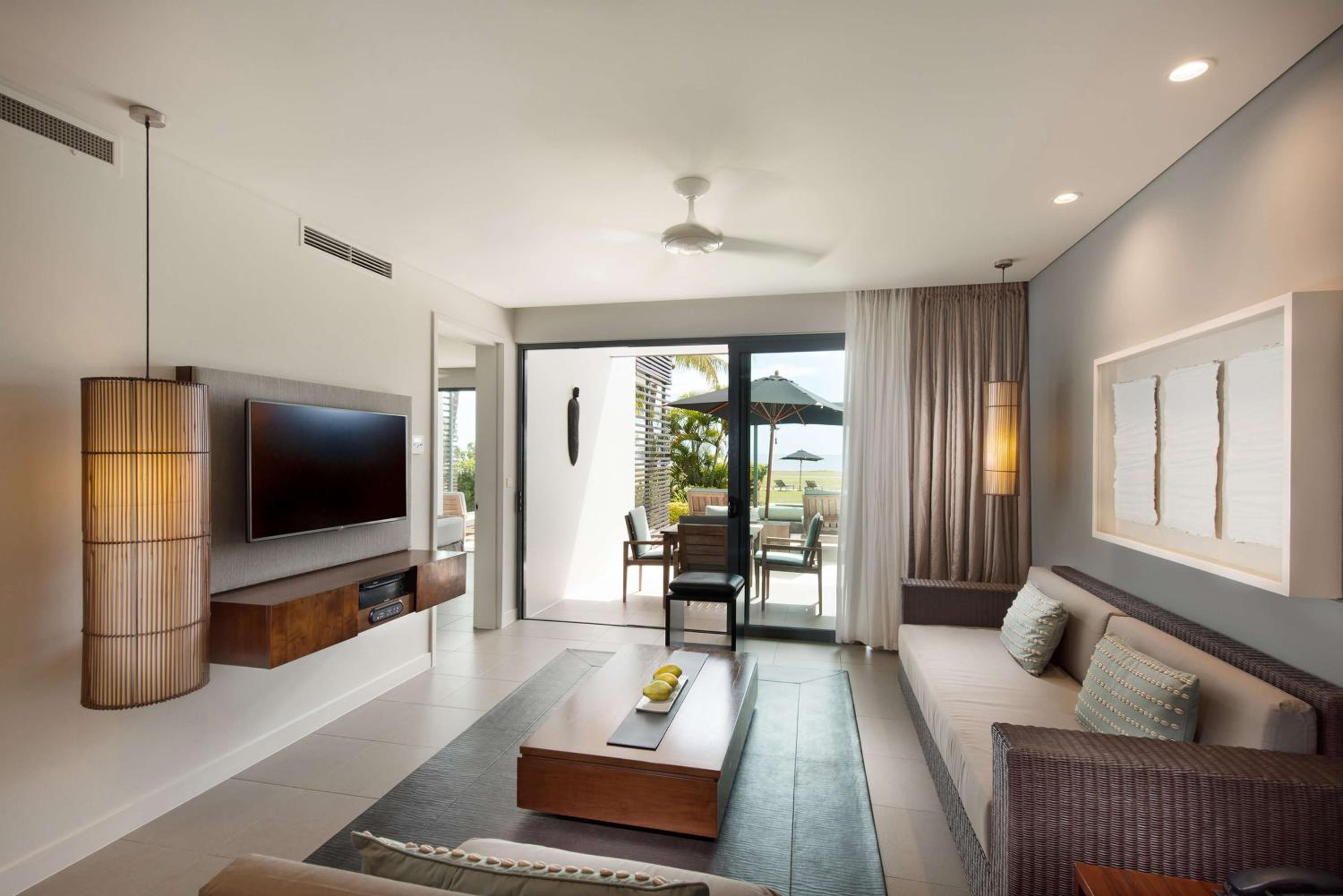 Deluxe One-Bedroom Suite - Beach Front