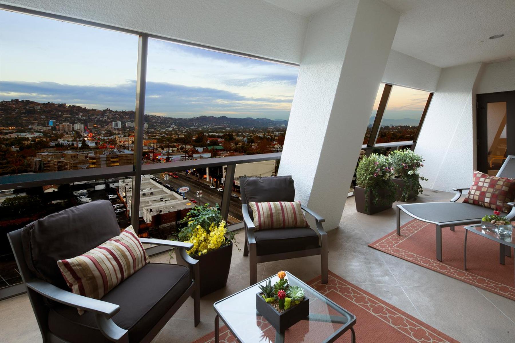 Presidential King Suite Hills View