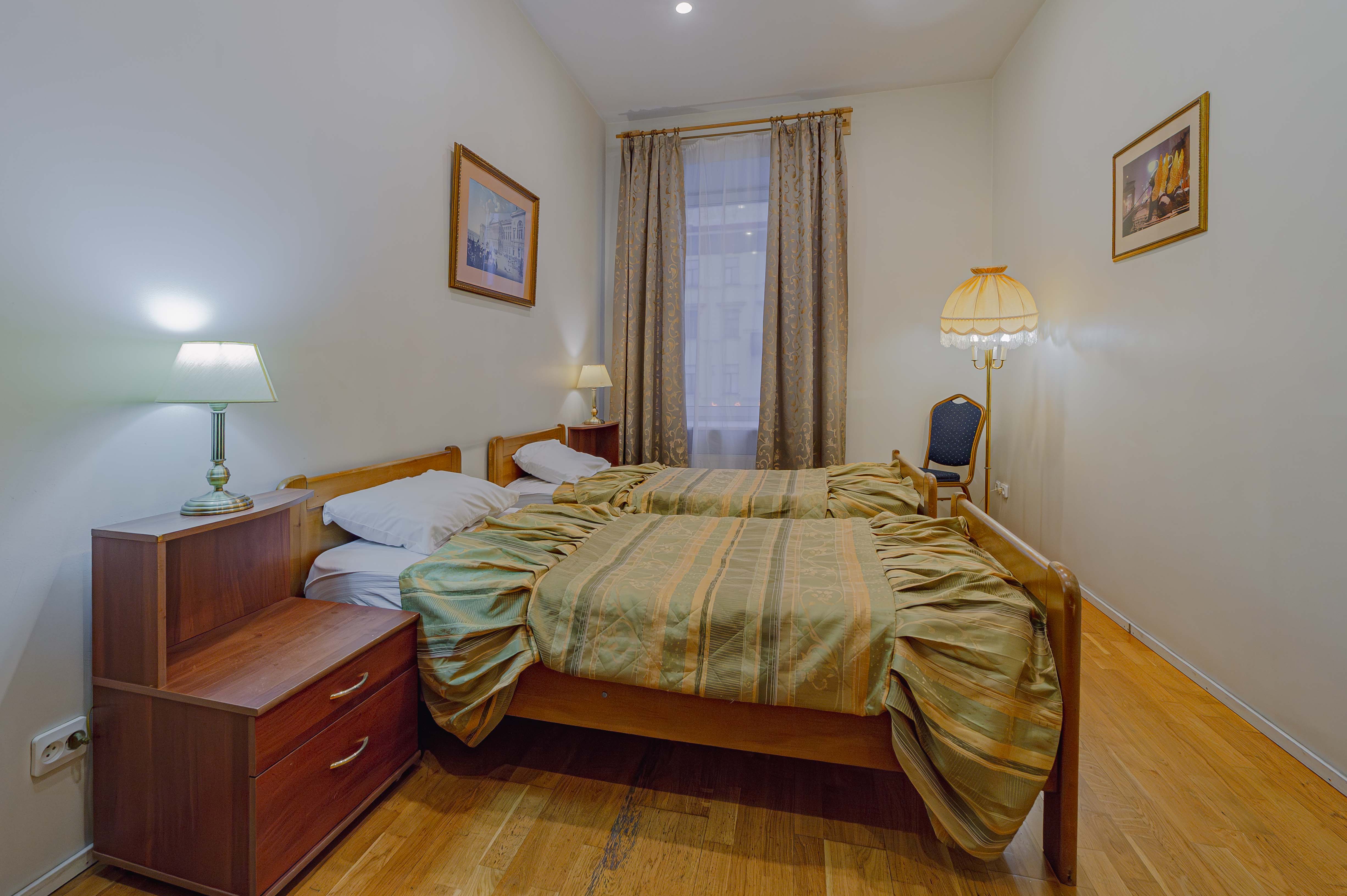 Двухкомнатные апартаменты со своим санузлом и видом на Невский проспект