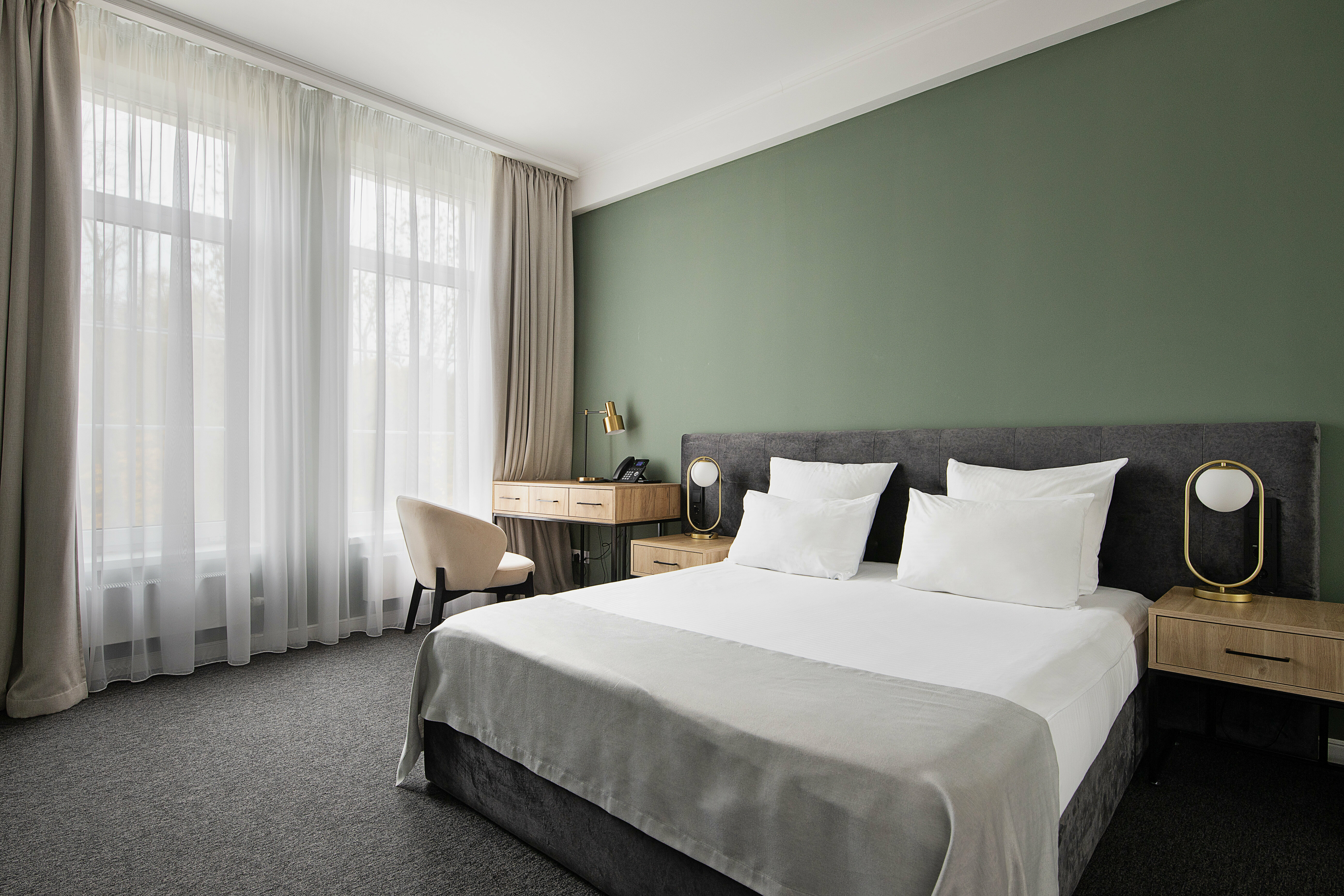 Люкс с видом на парк и балконом