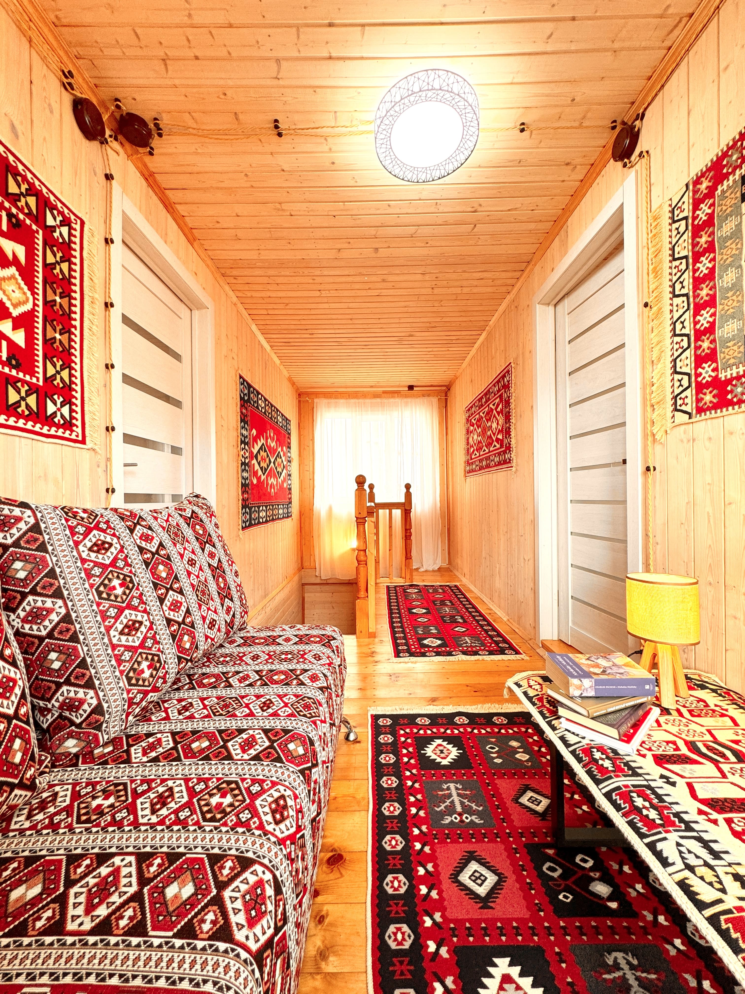 Двухэтажный дом с кухней |на территории гостевого дома