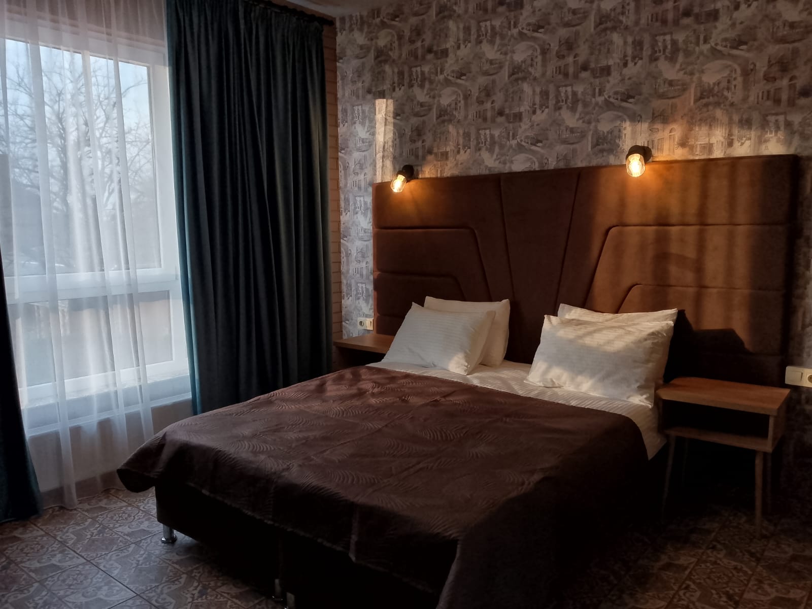 Номер-студия с кроватью размера «queen-size»