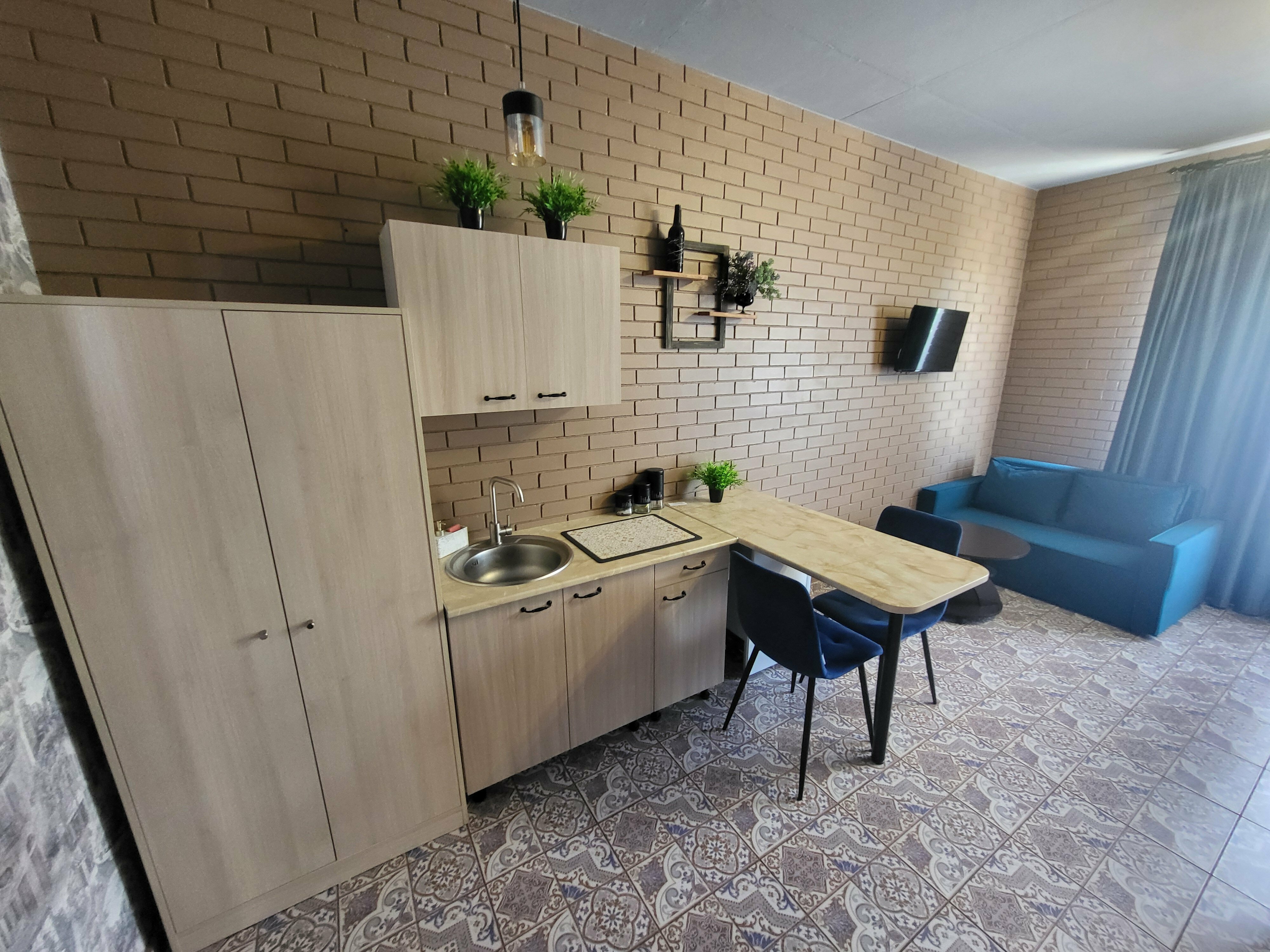 Номер-студия с кроватью размера «queen-size»