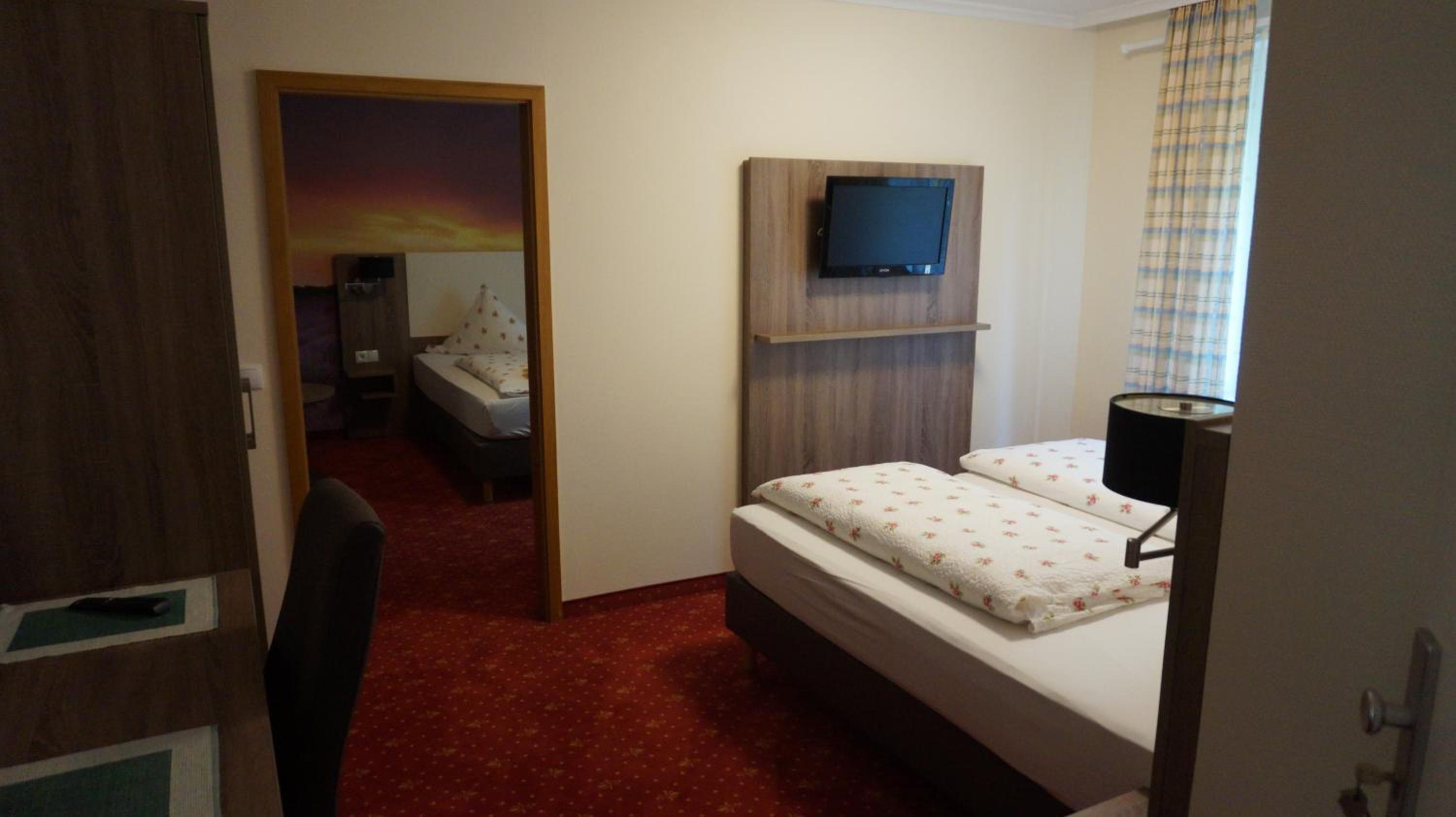 Classic Quadruple Room