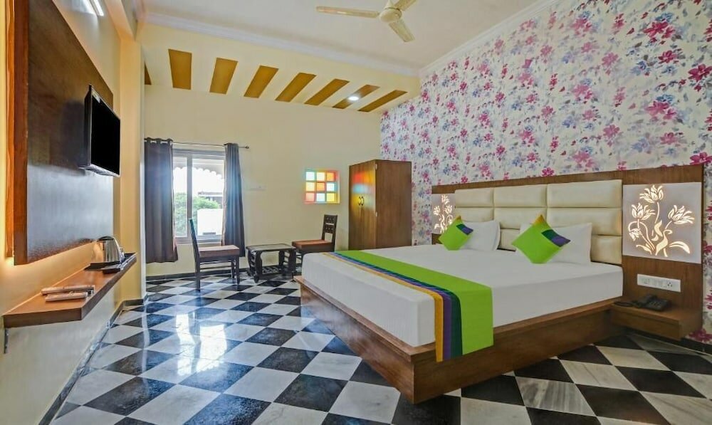 Deluxe Suite