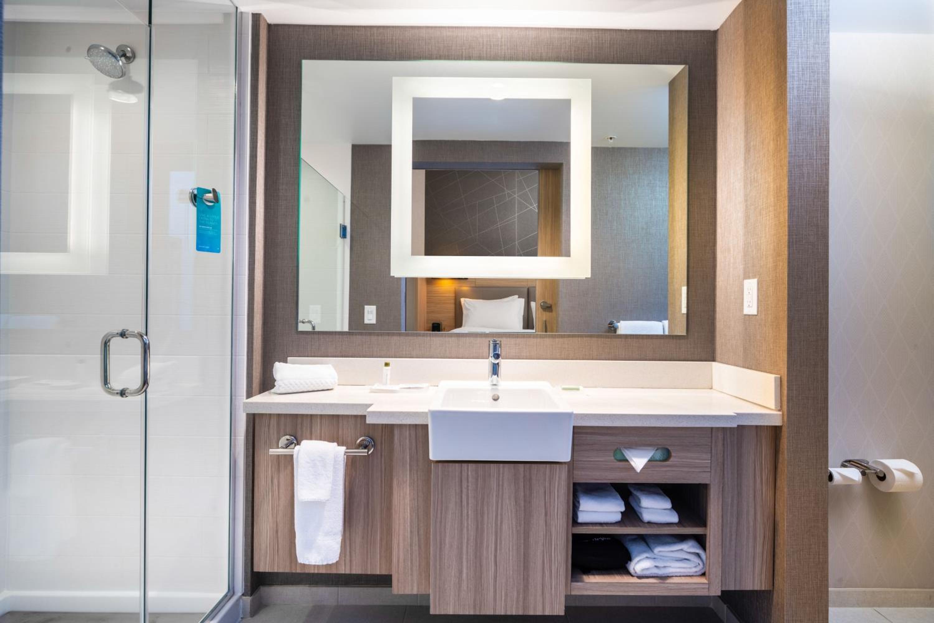 King Suite with Trundle Bed