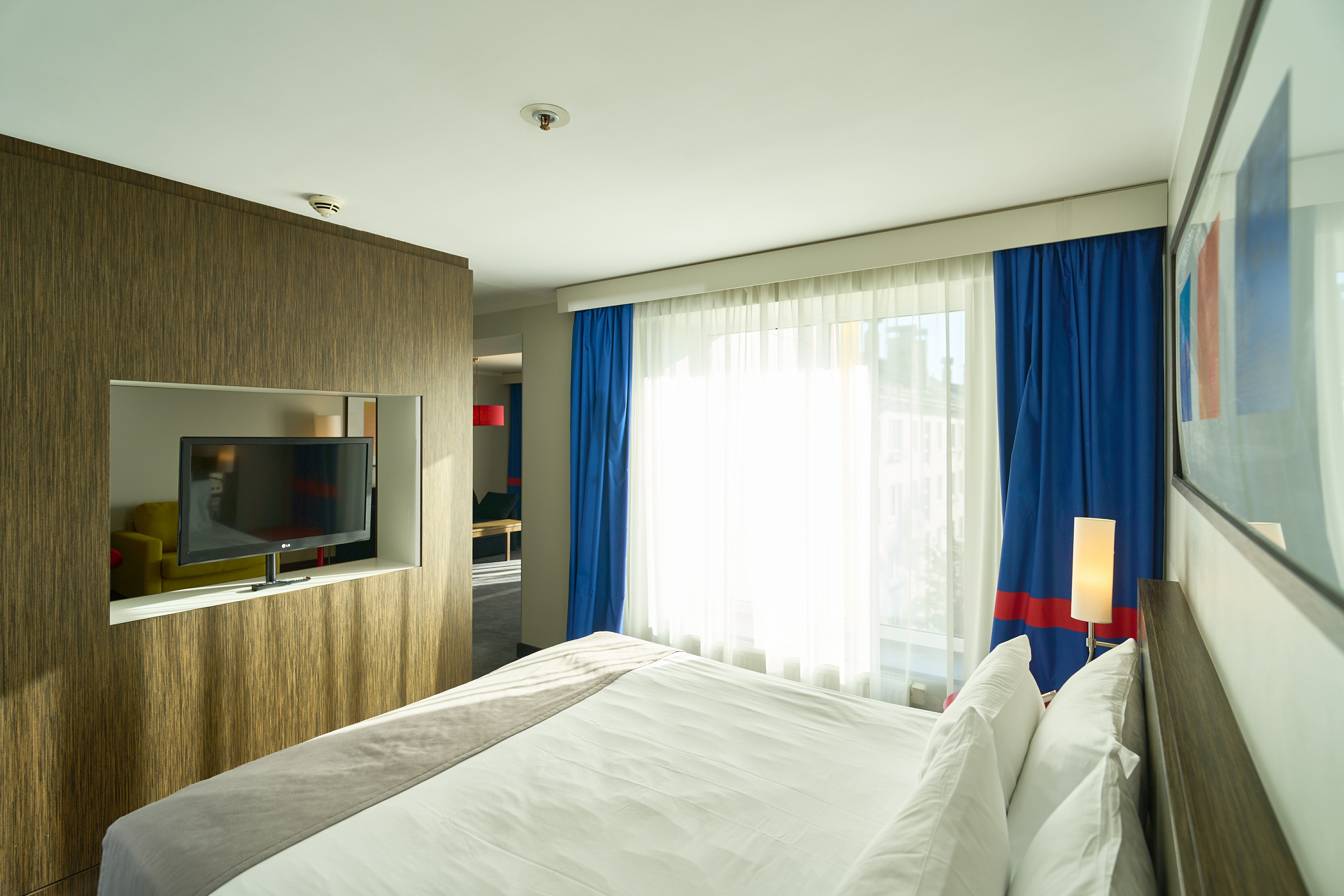 Делюкс с одной большой кроватью