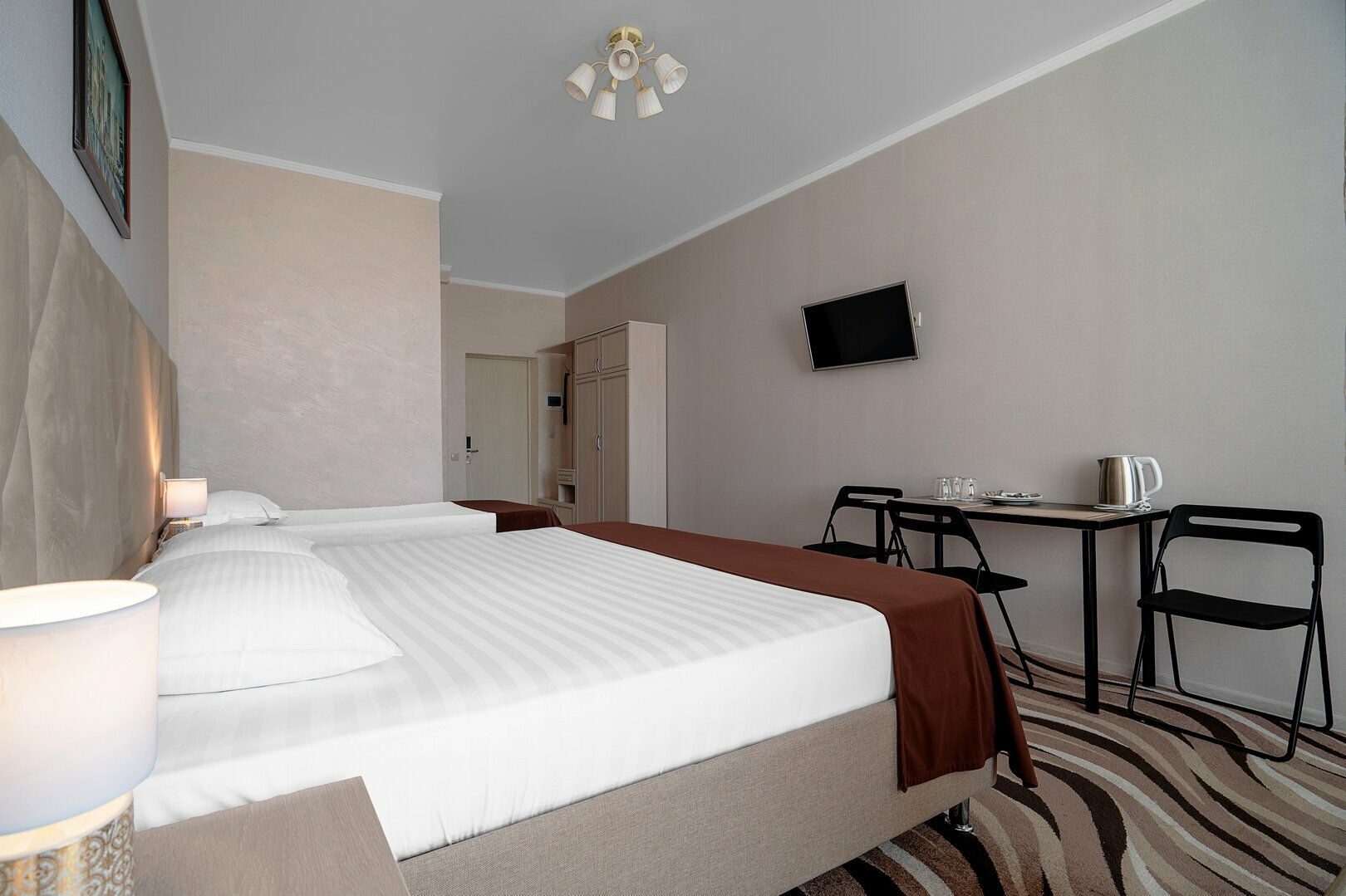 Джуниор Сюит