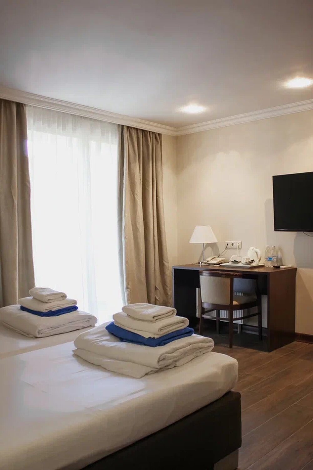 Стандарт улучшенный двухместный с балконом (вид на парк)