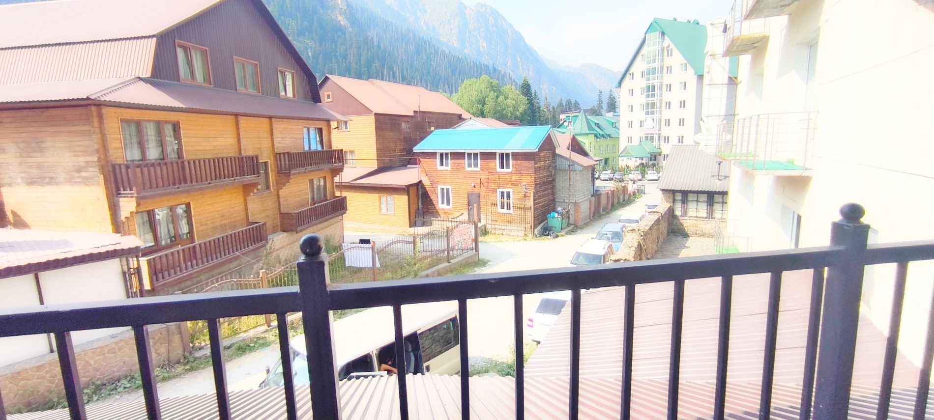 Четырехместный номер с балконом