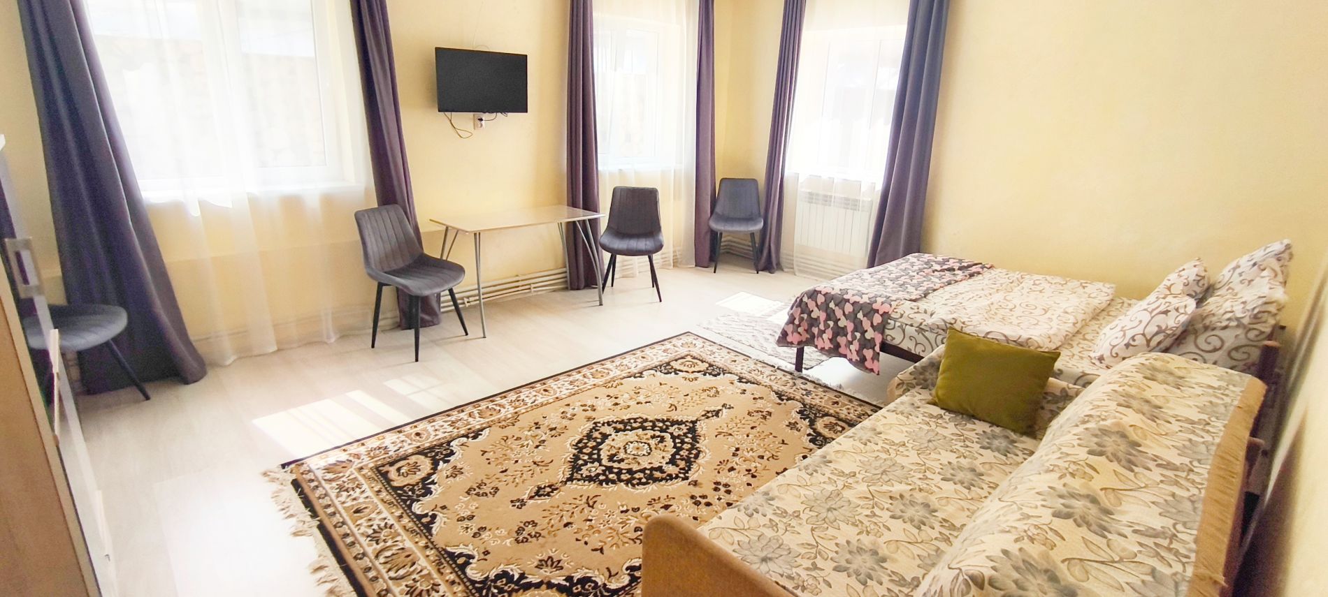 Четырехместный номер с видом на горы