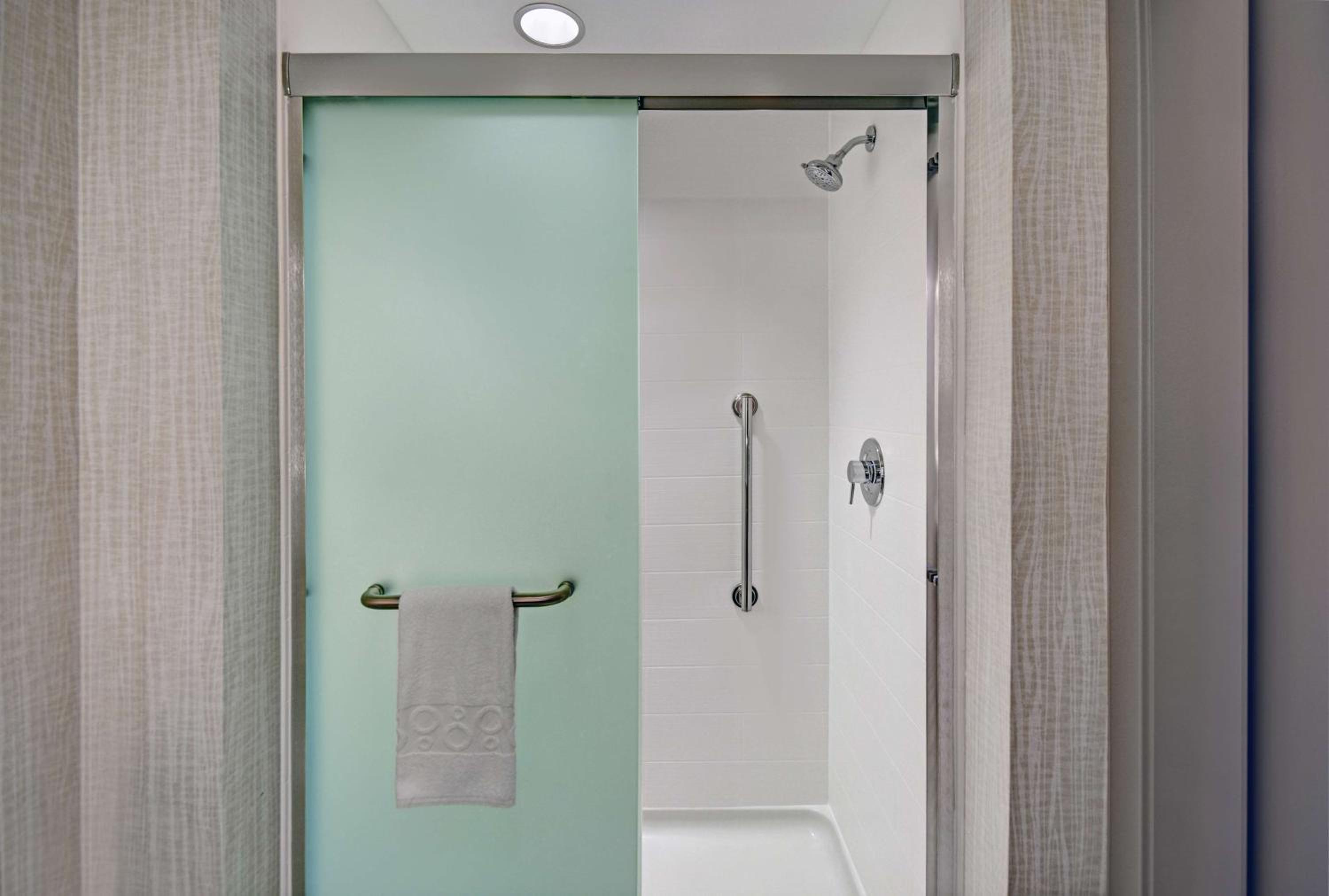 King Studio Suite - Hearing Access/Non-Smoking