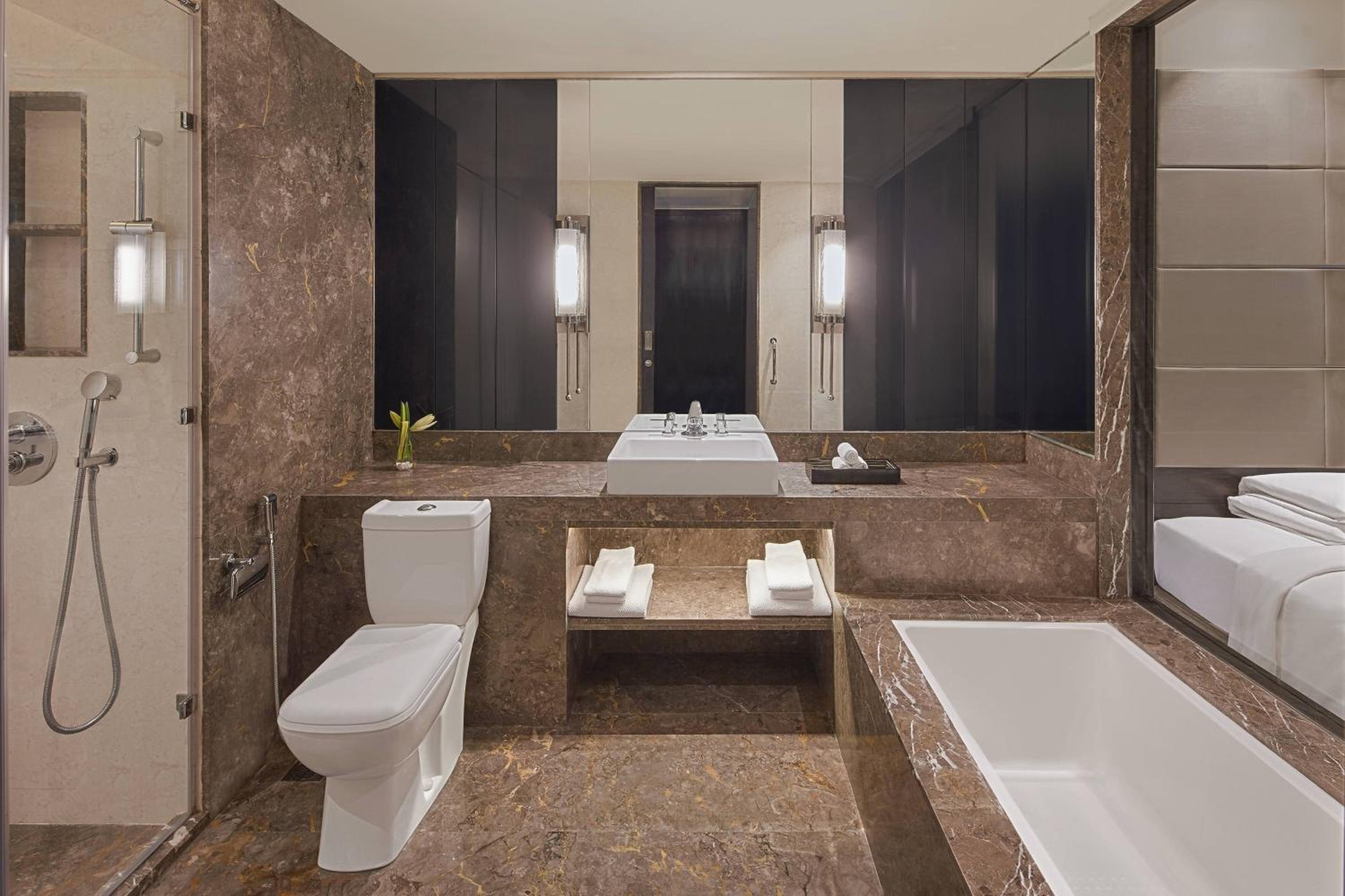 Executive King Room with Lounge Access