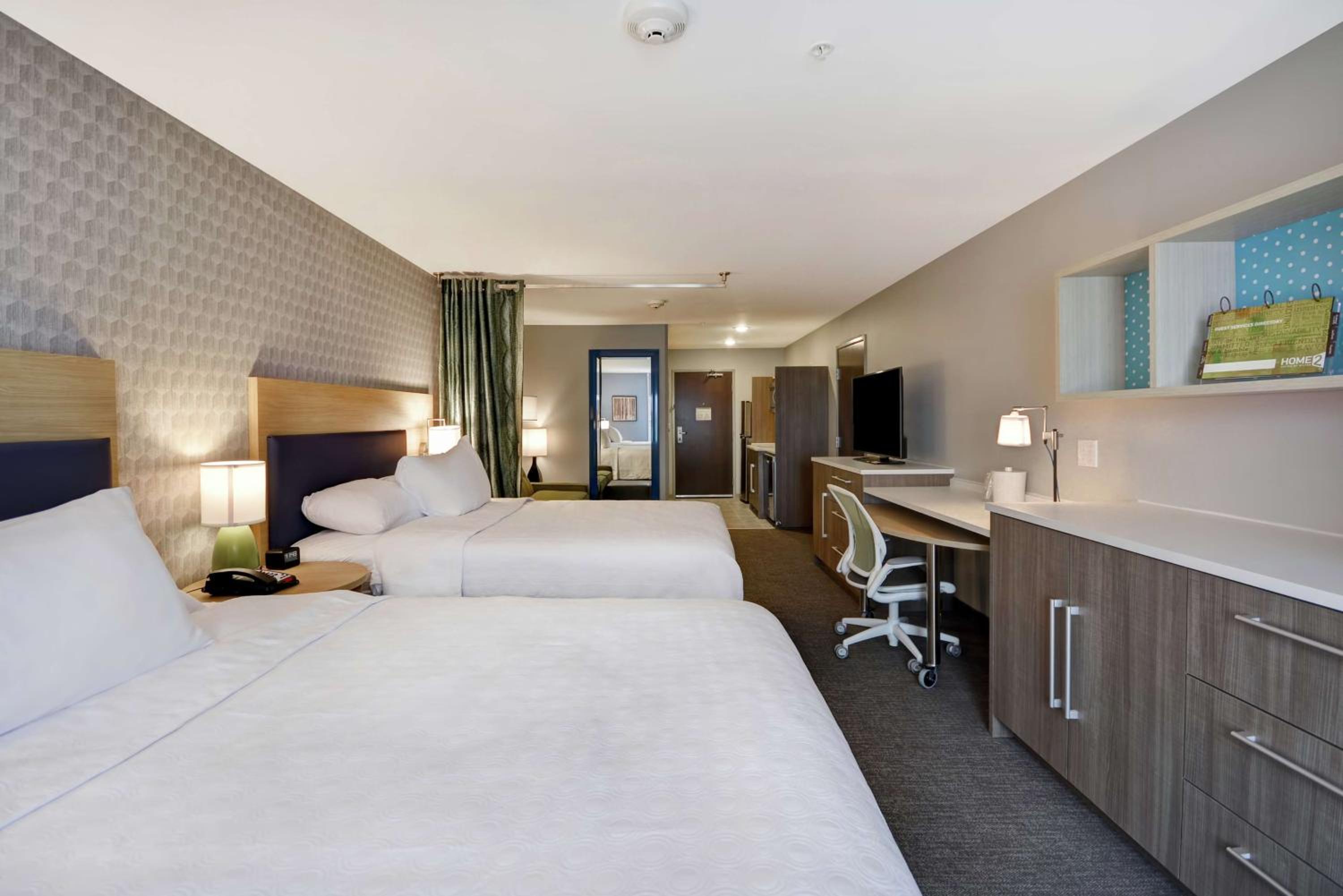 Queen Studio with Two Queen Beds - Non-Smoking