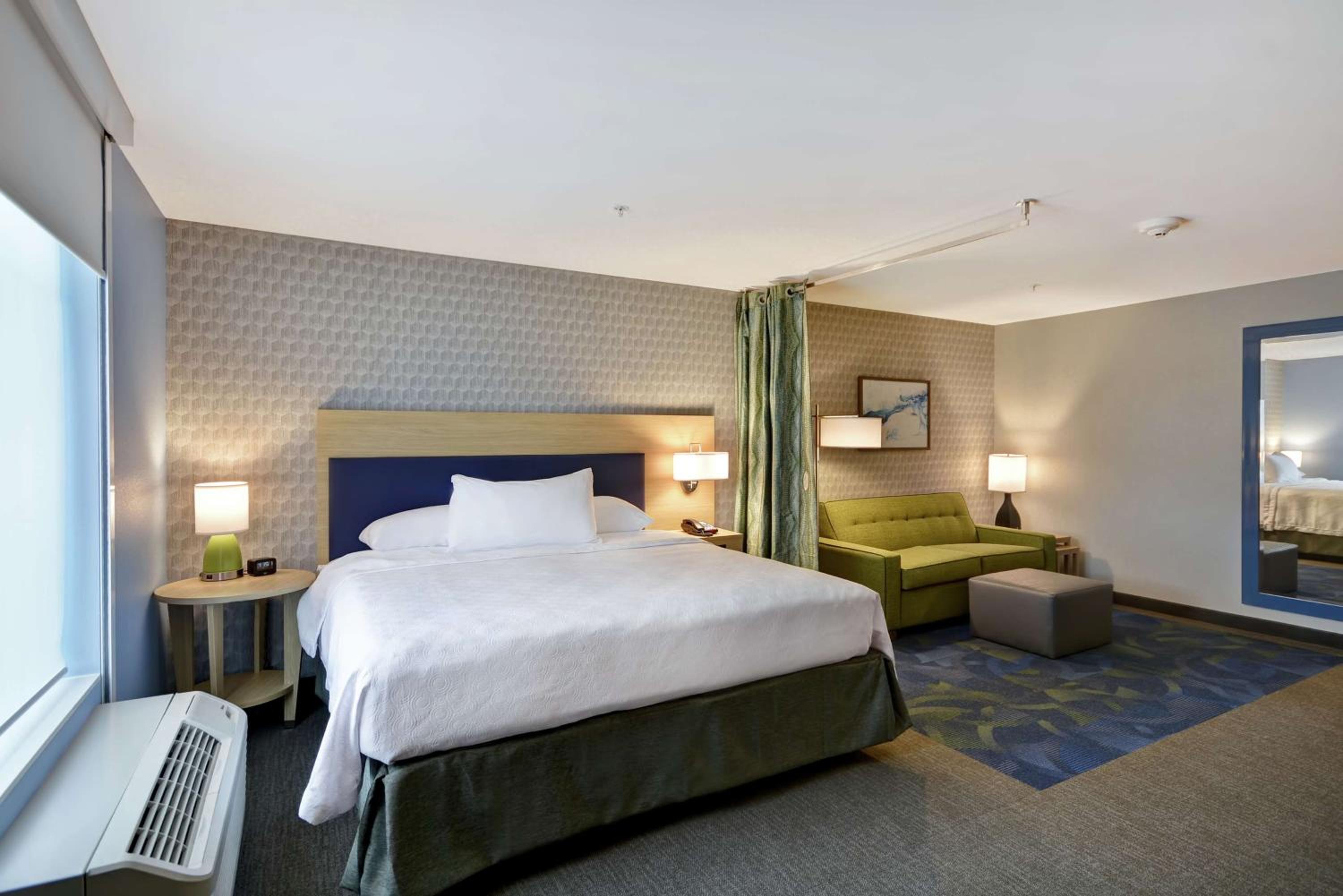 King Studio Suite - Non-Smoking