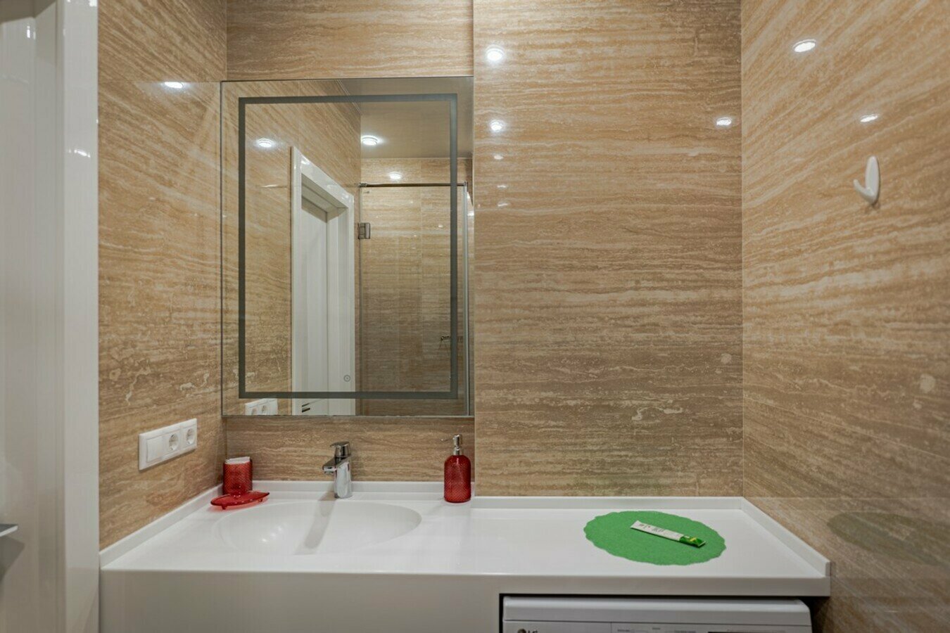 Дизайнерская студия люкс! До моря 5 минут! Центр Сочи!