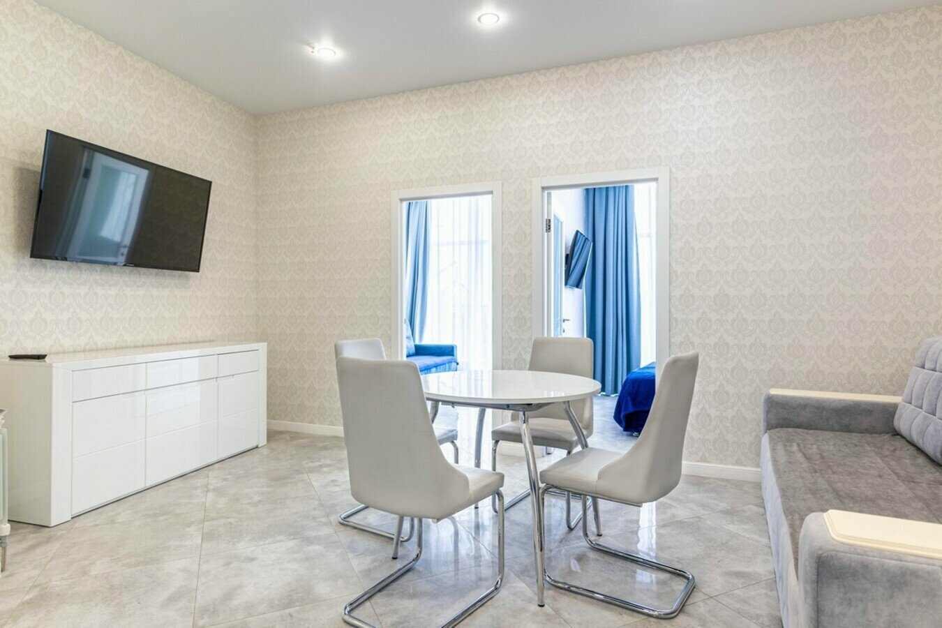 Трехкомнатный люкс с балконом в центре Сочи! Вид на море! Набережная и пляж в 5 минутах!