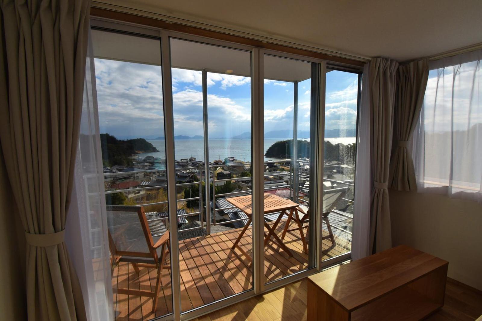 Deluxe Twin Room with Terrace and Sea View