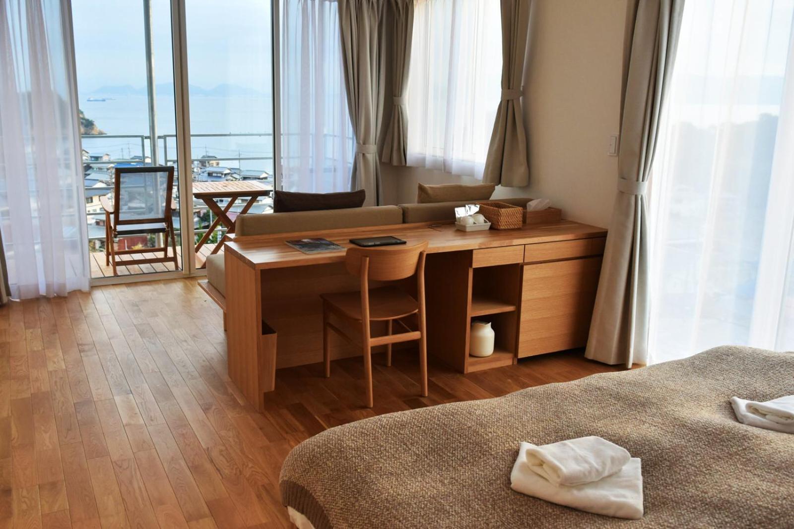 Deluxe Twin Room with Terrace and Sea View