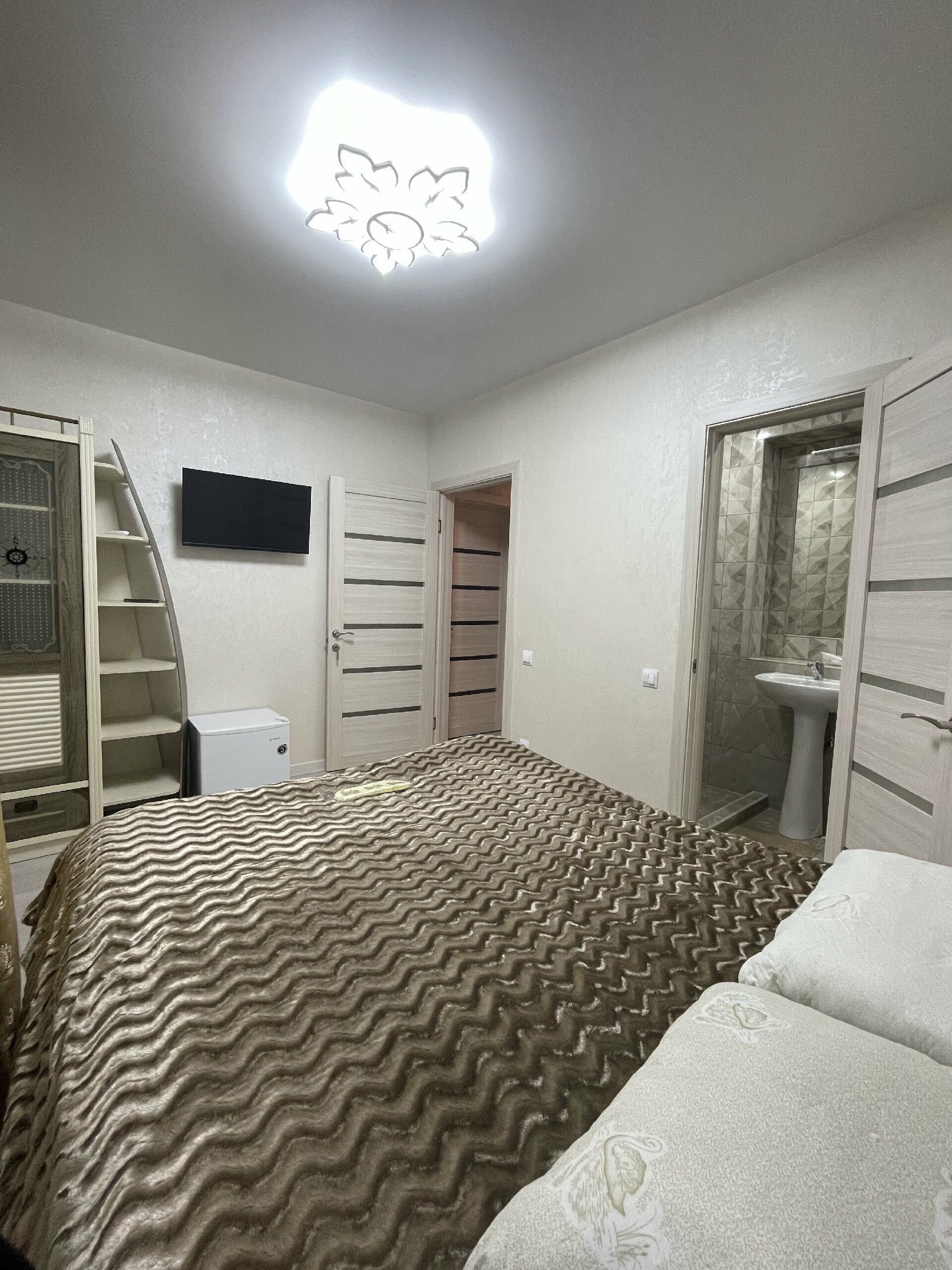 Большой двухместный номер с 1 кроватью