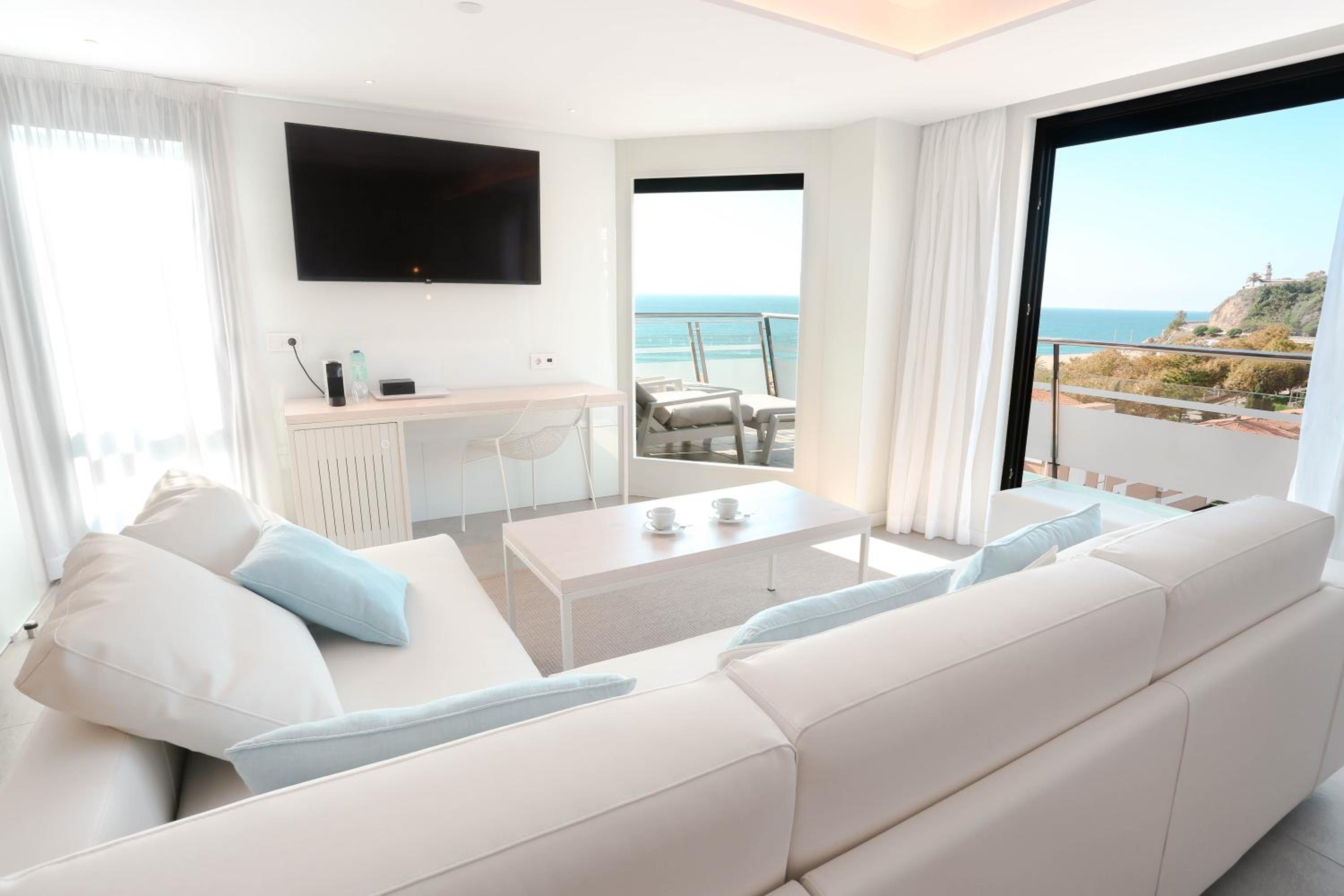 Deluxe Suite with Sea View