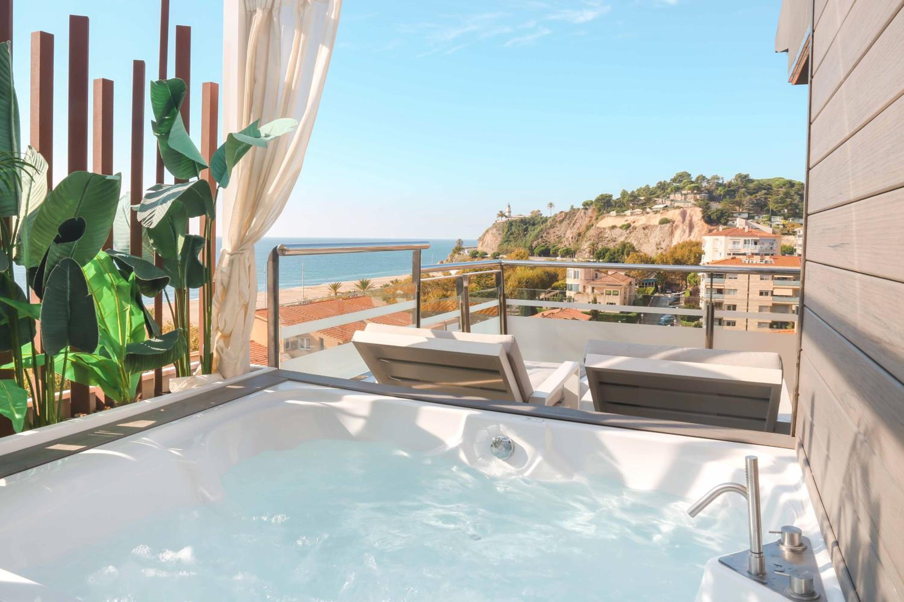 Deluxe Suite with Sea View