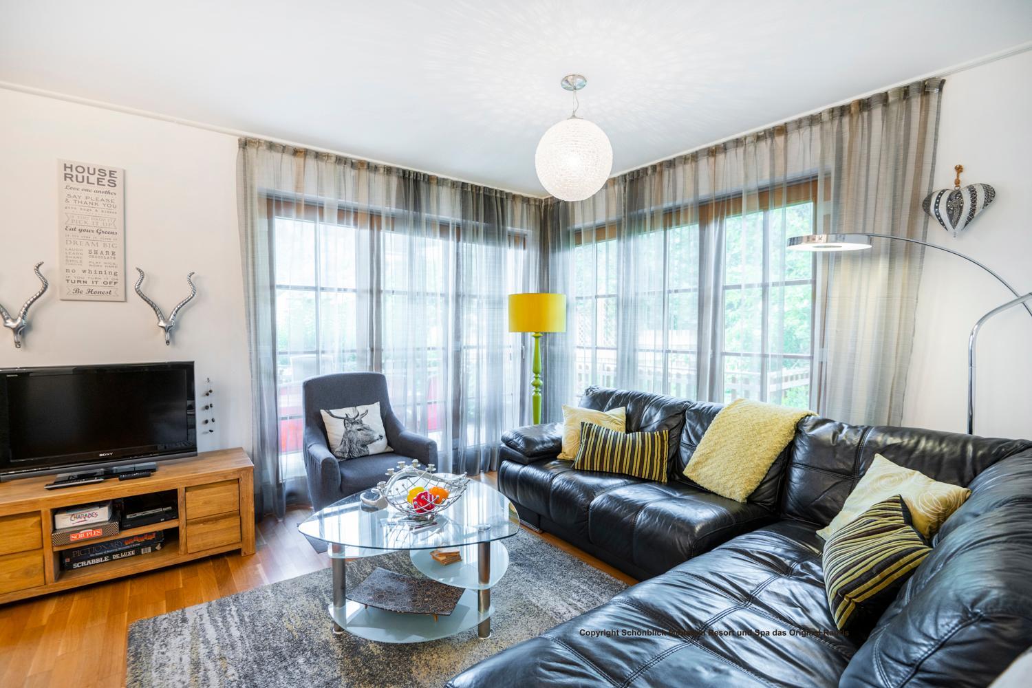 Three-Bedroom Apartmen with Sofa Bed