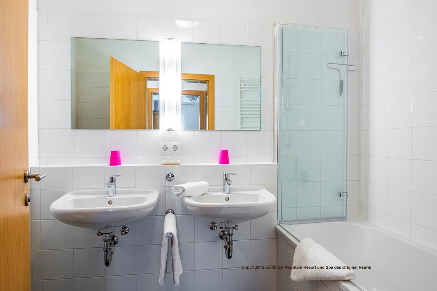 Three-Bedroom Apartmen with Sofa Bed