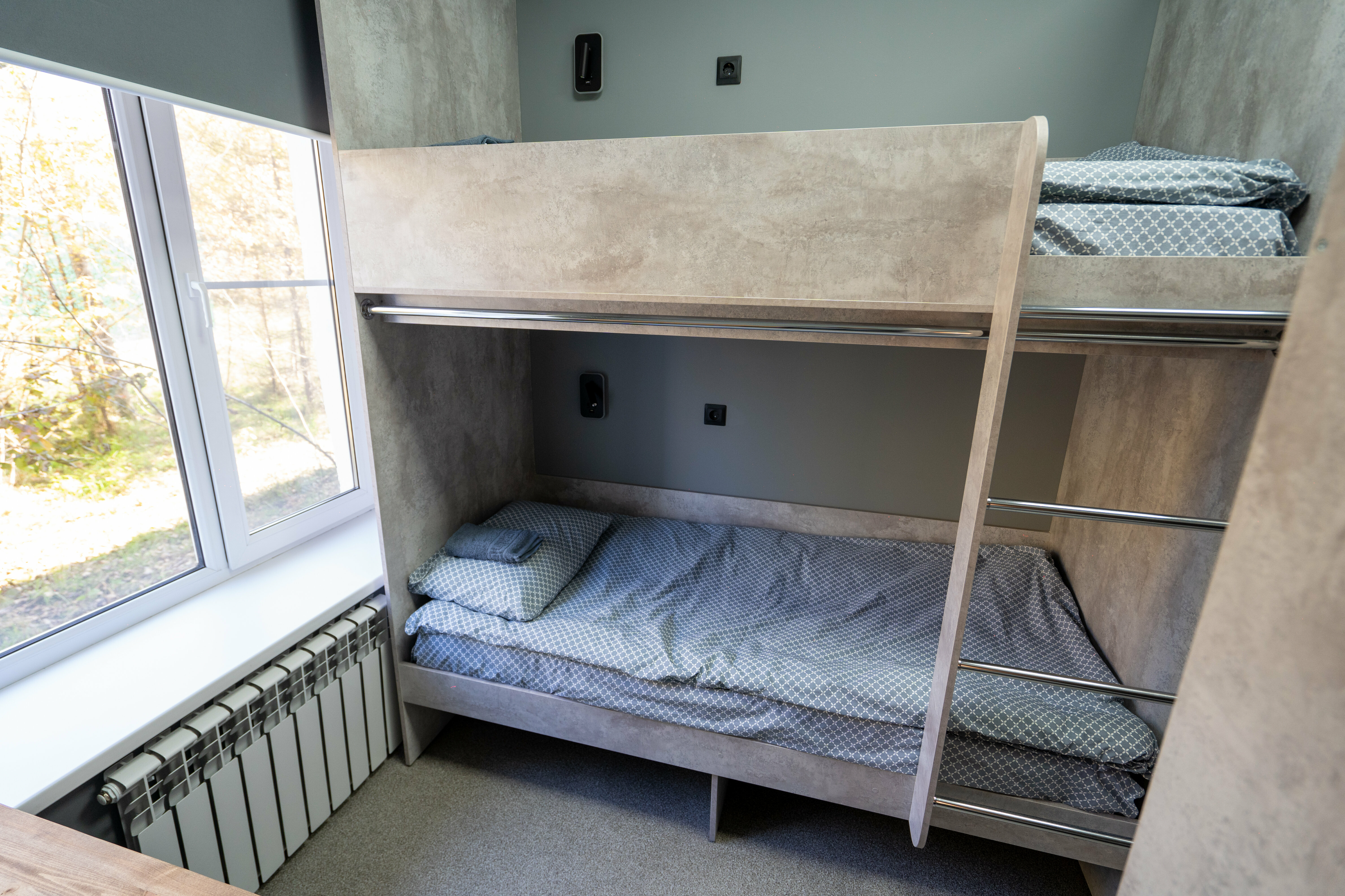 Спальное место на двухъярусной кровати в 4-местном номере для мужчин или женщин