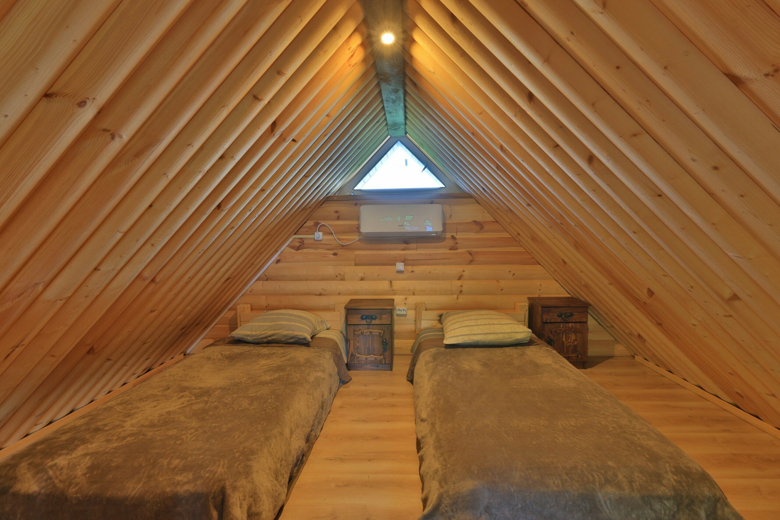 Коттедж с балконом