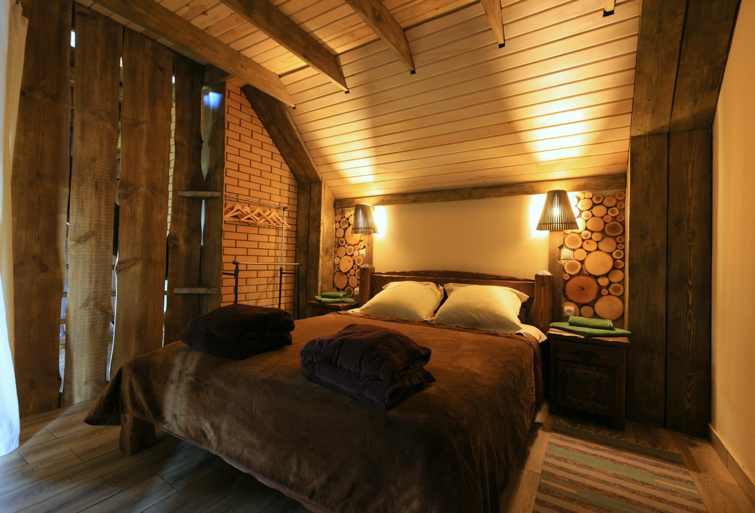 Коттедж с балконом