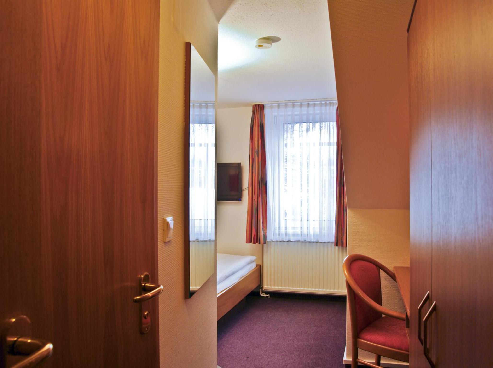 Economy Single Room