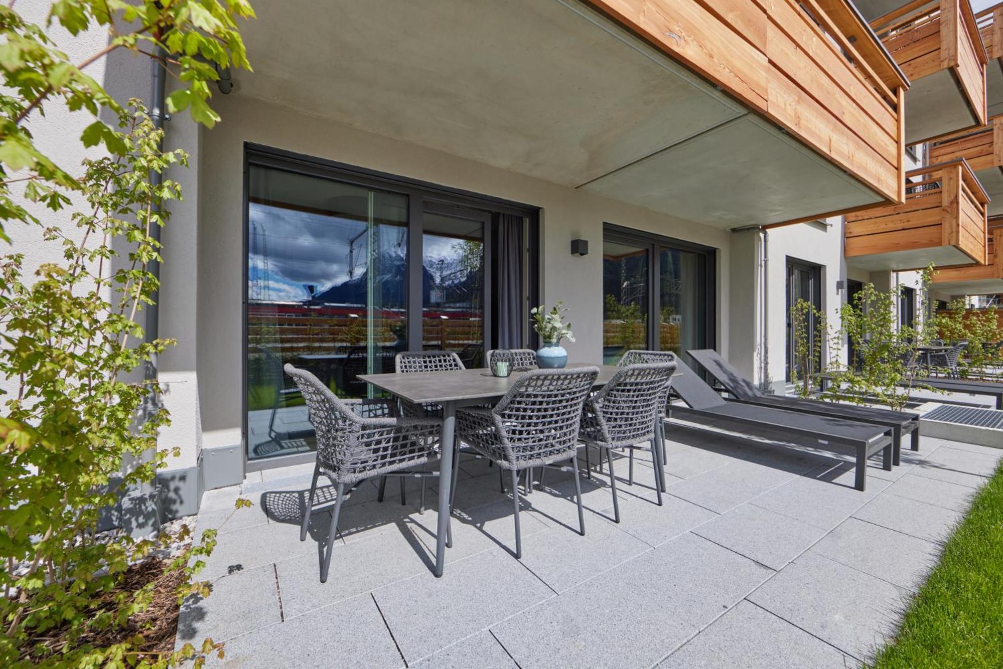 One-Bedroom Apartment with Terrace