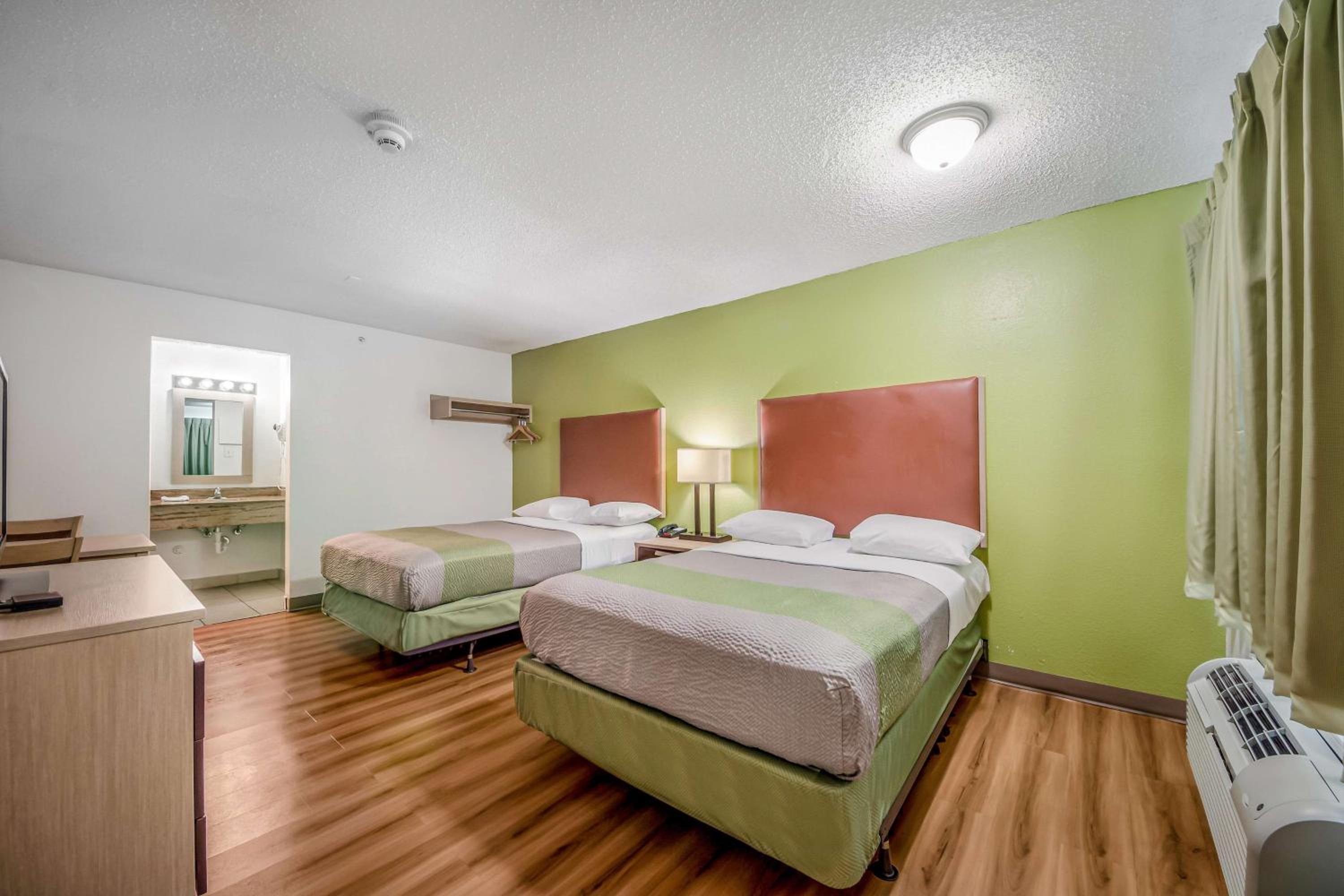 Quadruple Room - Non-Smoking