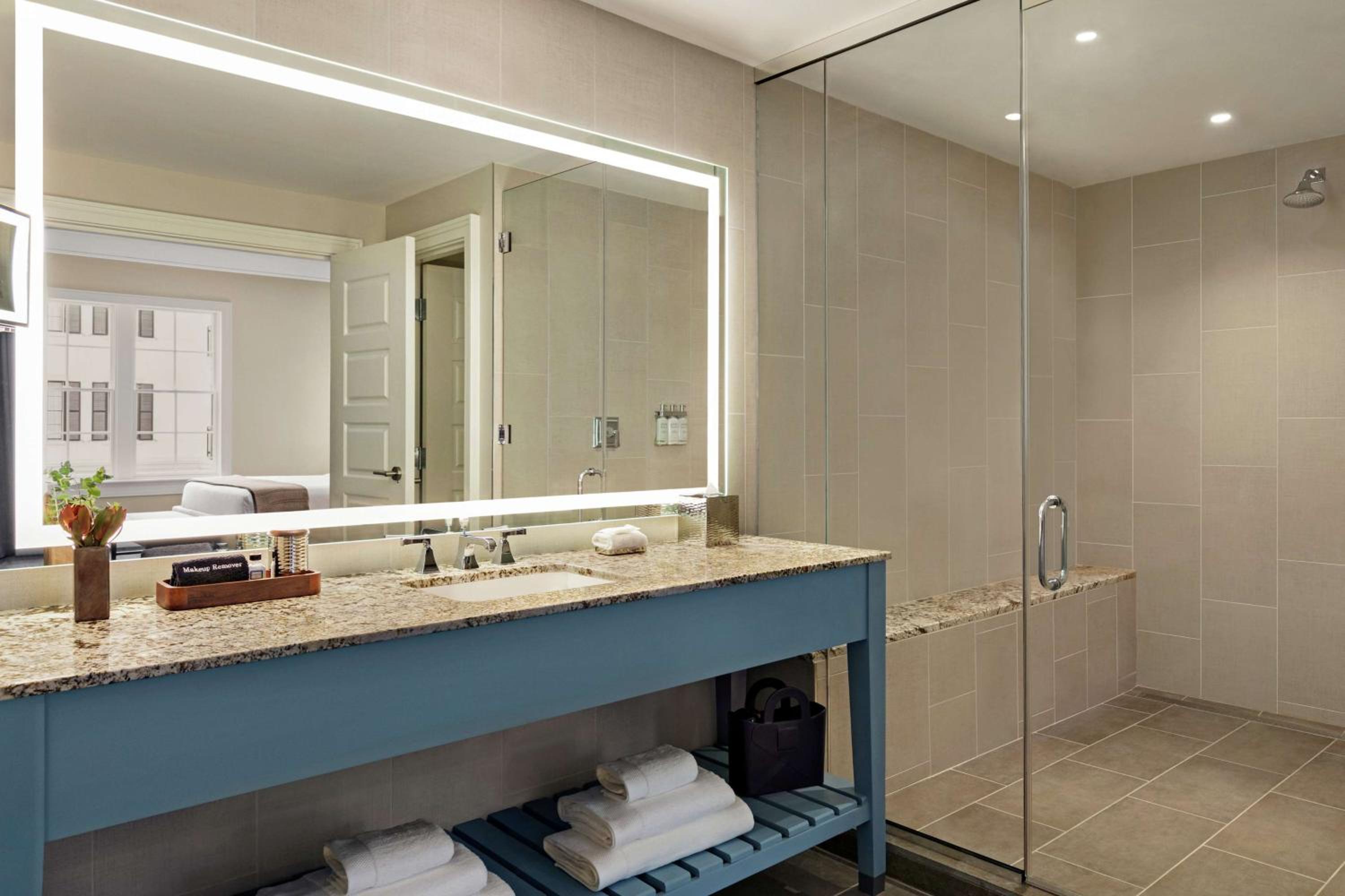 One-Bedroom Presidential Suite