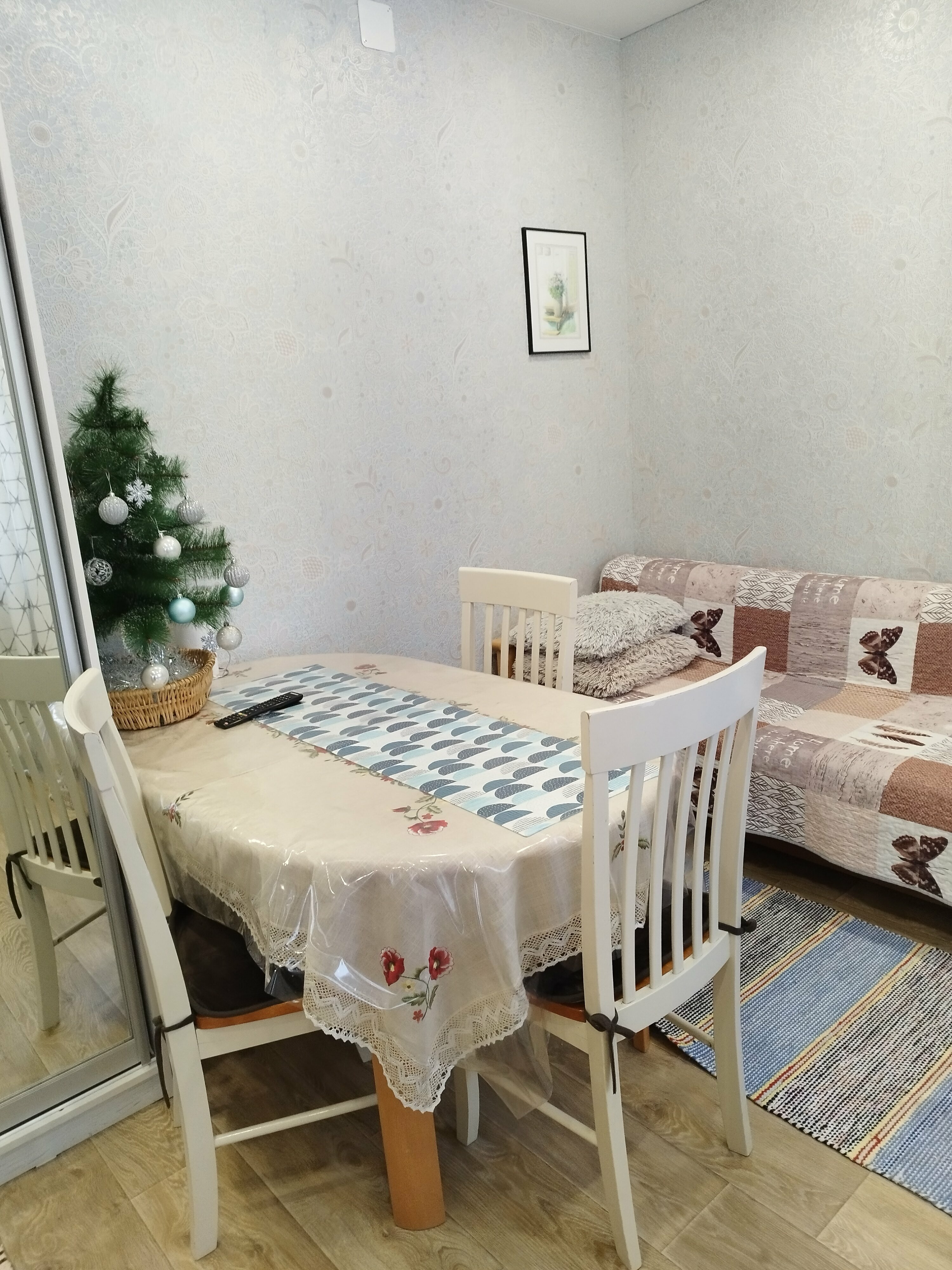 Семейный номер с видом на озеро