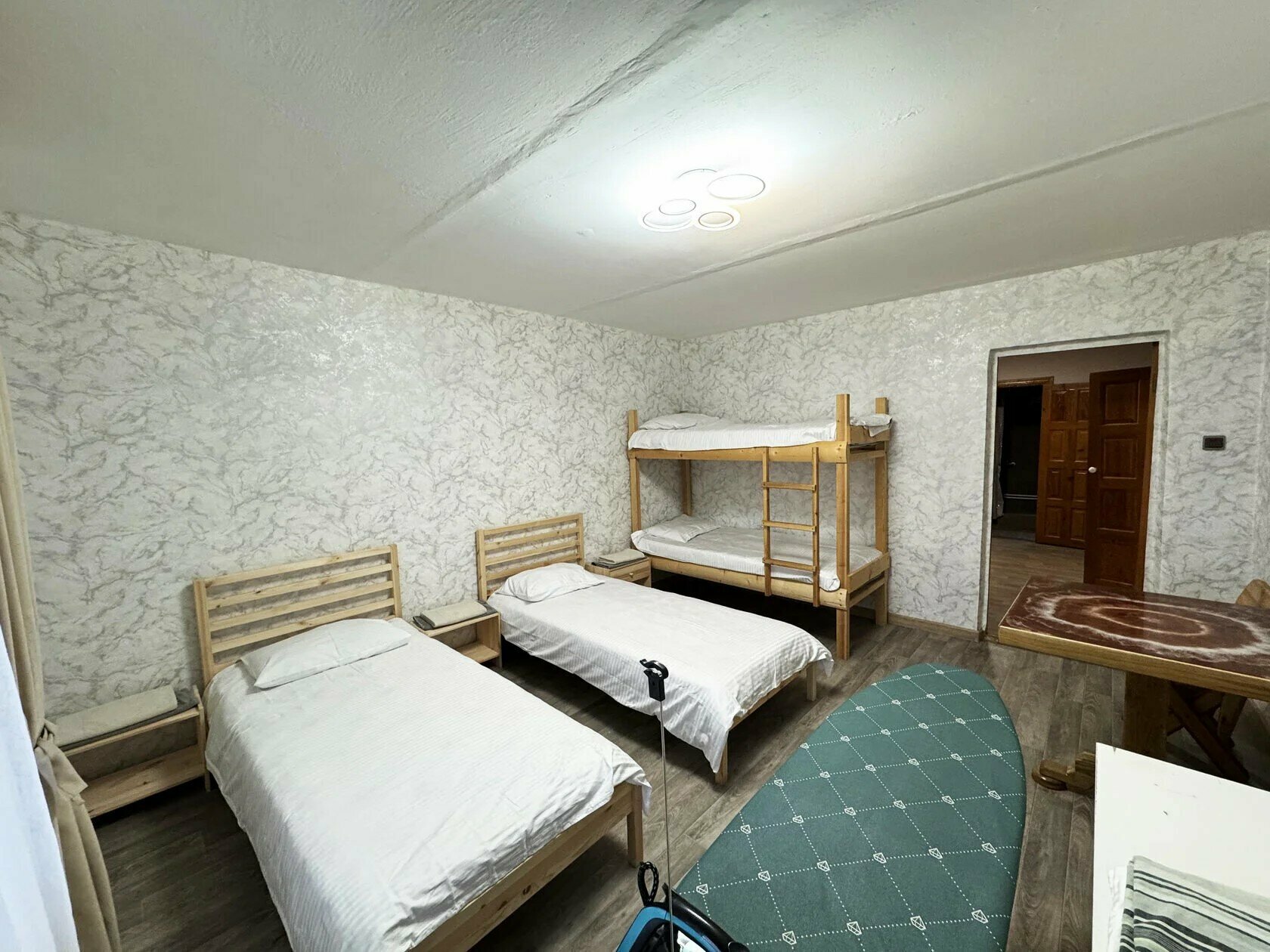 Комната № 1 в доме с пятью спальнями