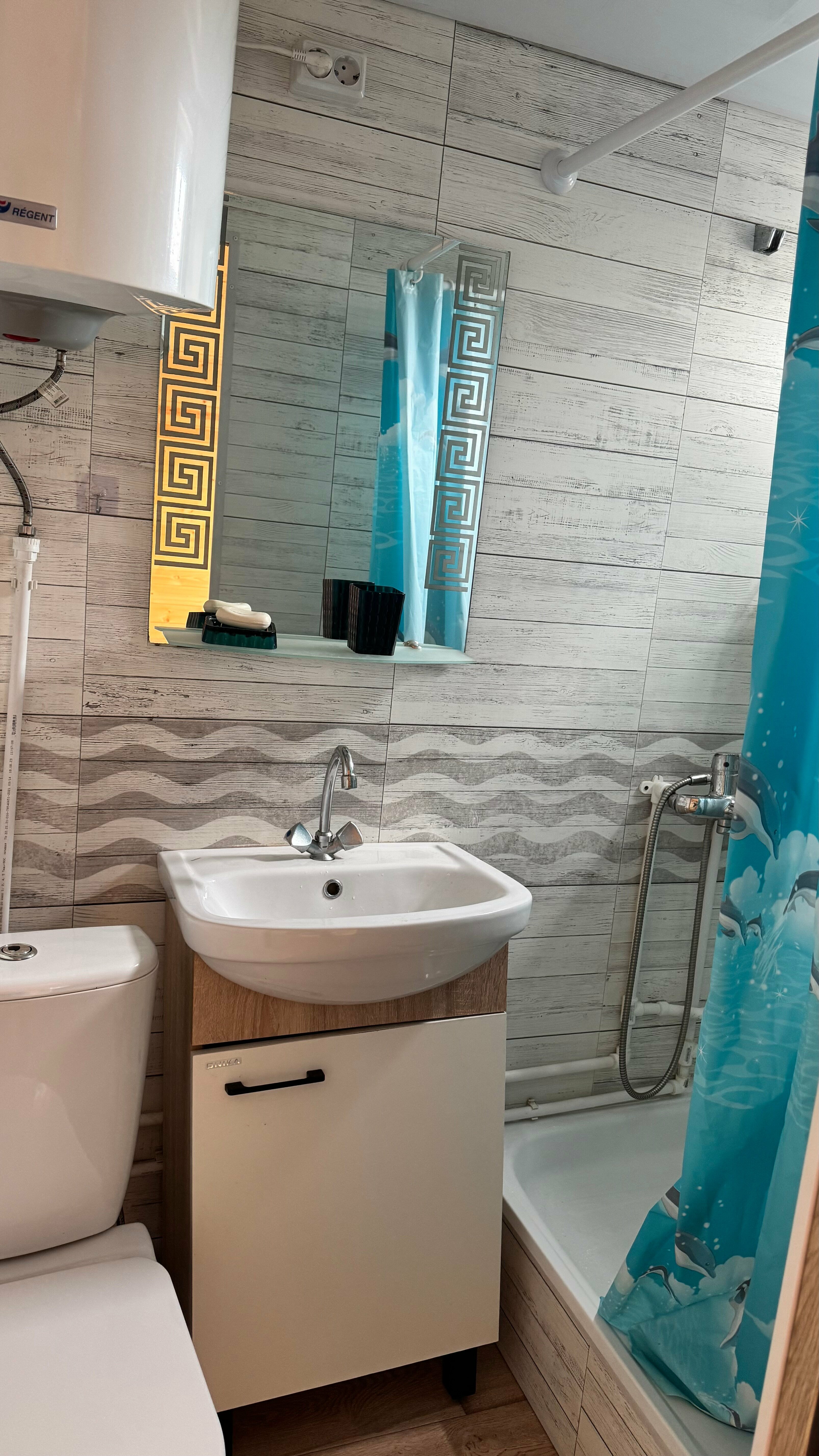 Однокомнатный дом-студия с кухней и терассой