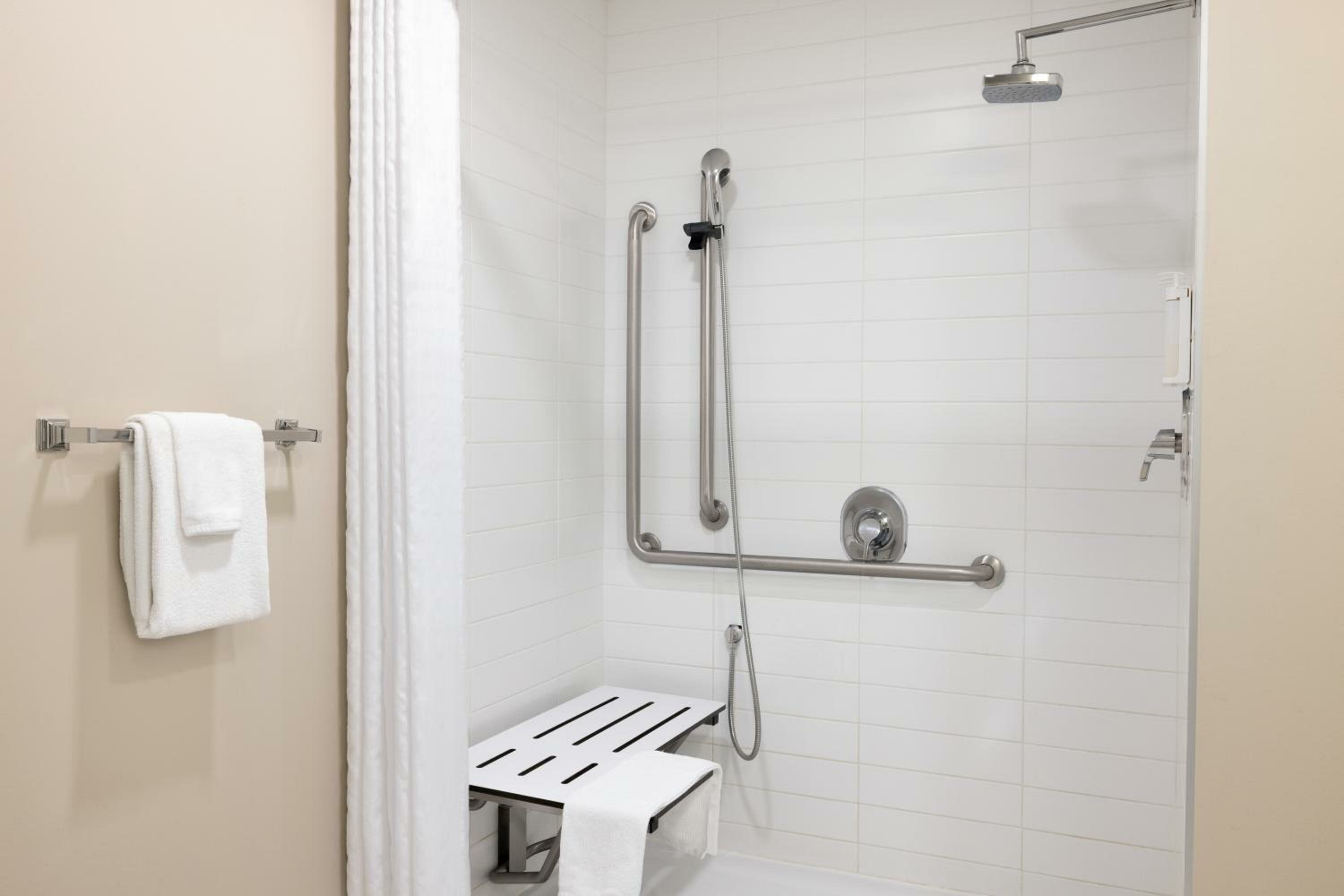 King Room with Roll-in Shower - Mobility Access/Non-Smoking
