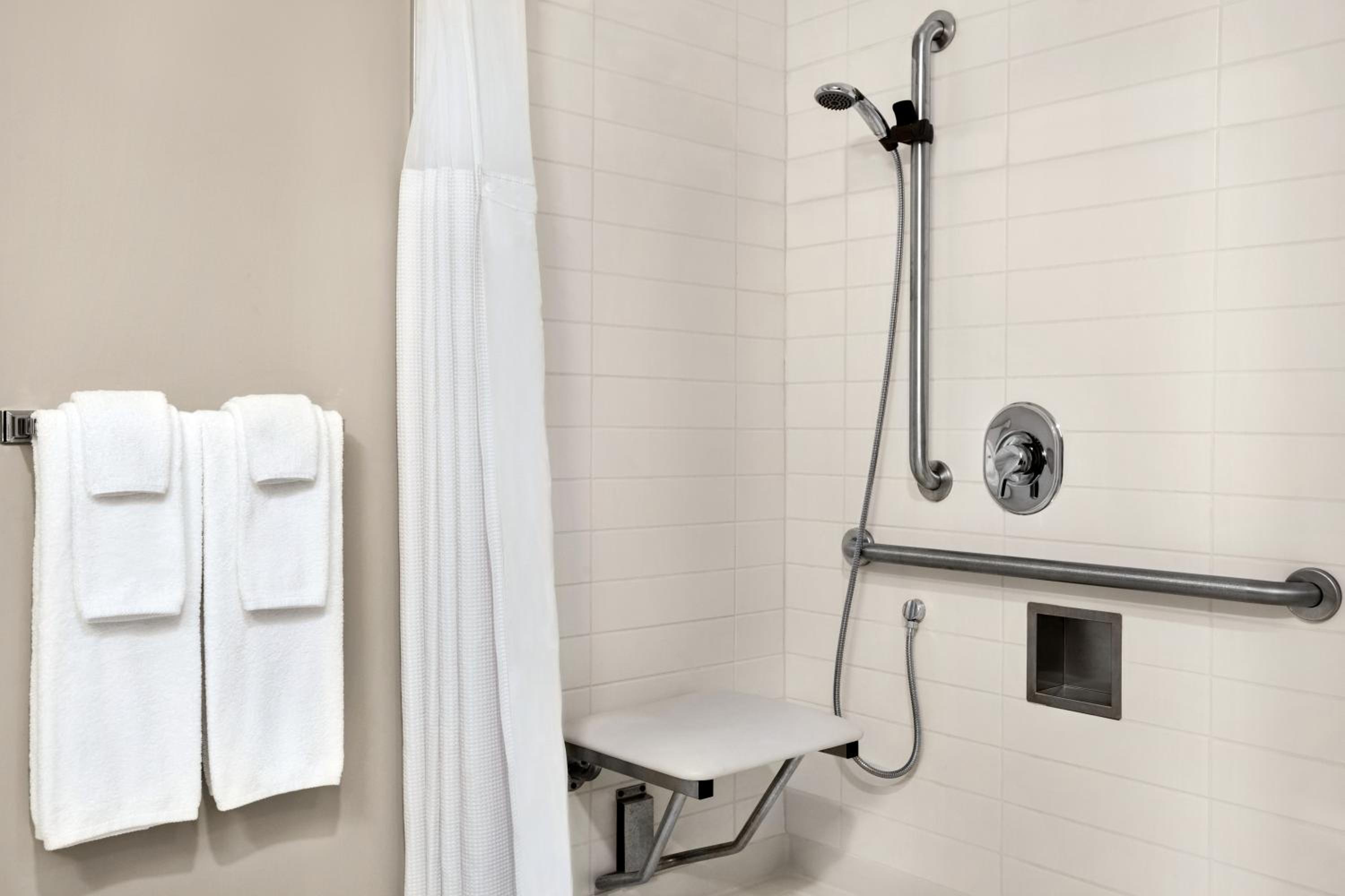 King Room with Roll-in Shower - Mobility Access/Non-Smoking