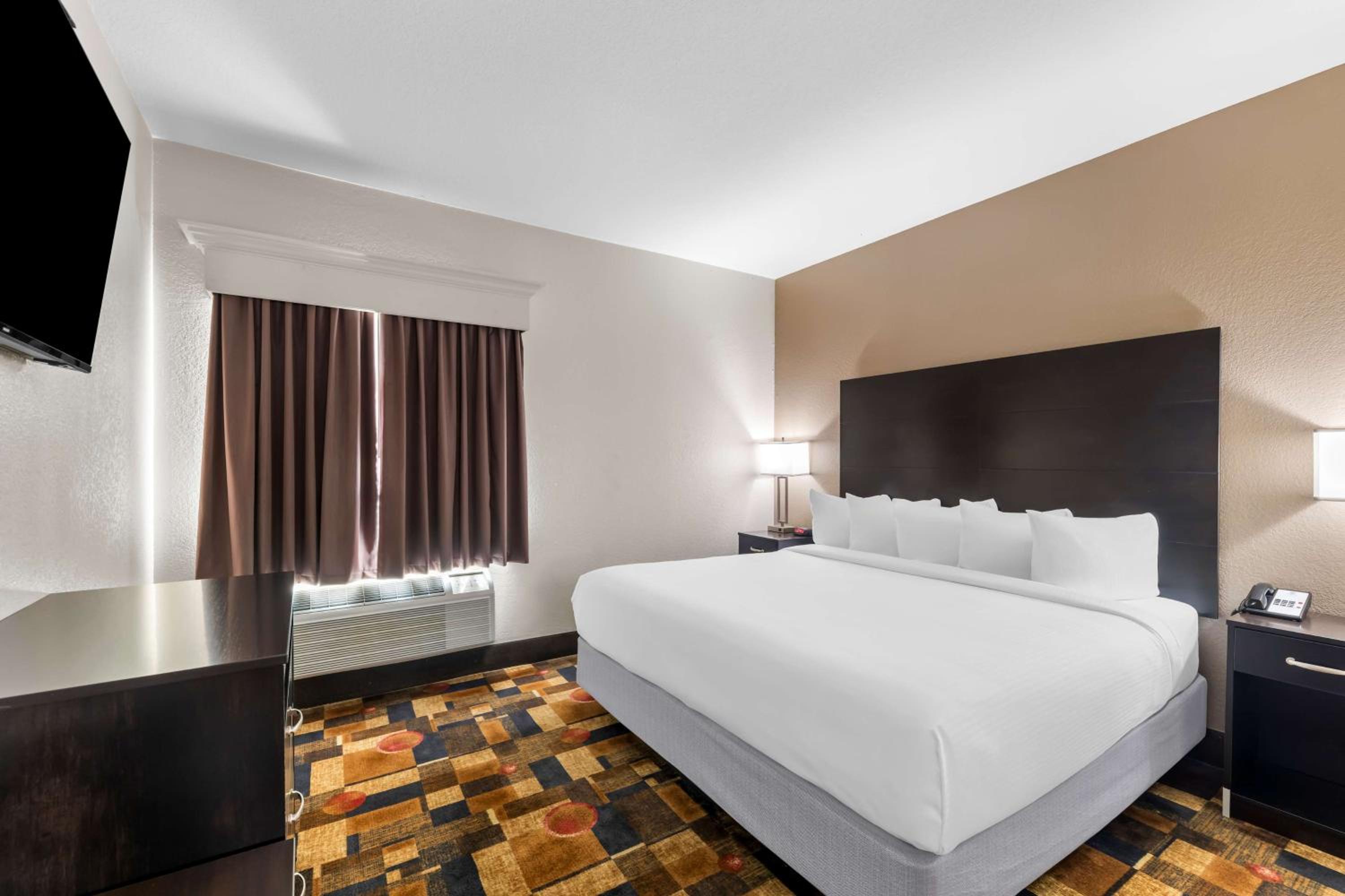 King Suite with Sofa Bed - Non-Smoking