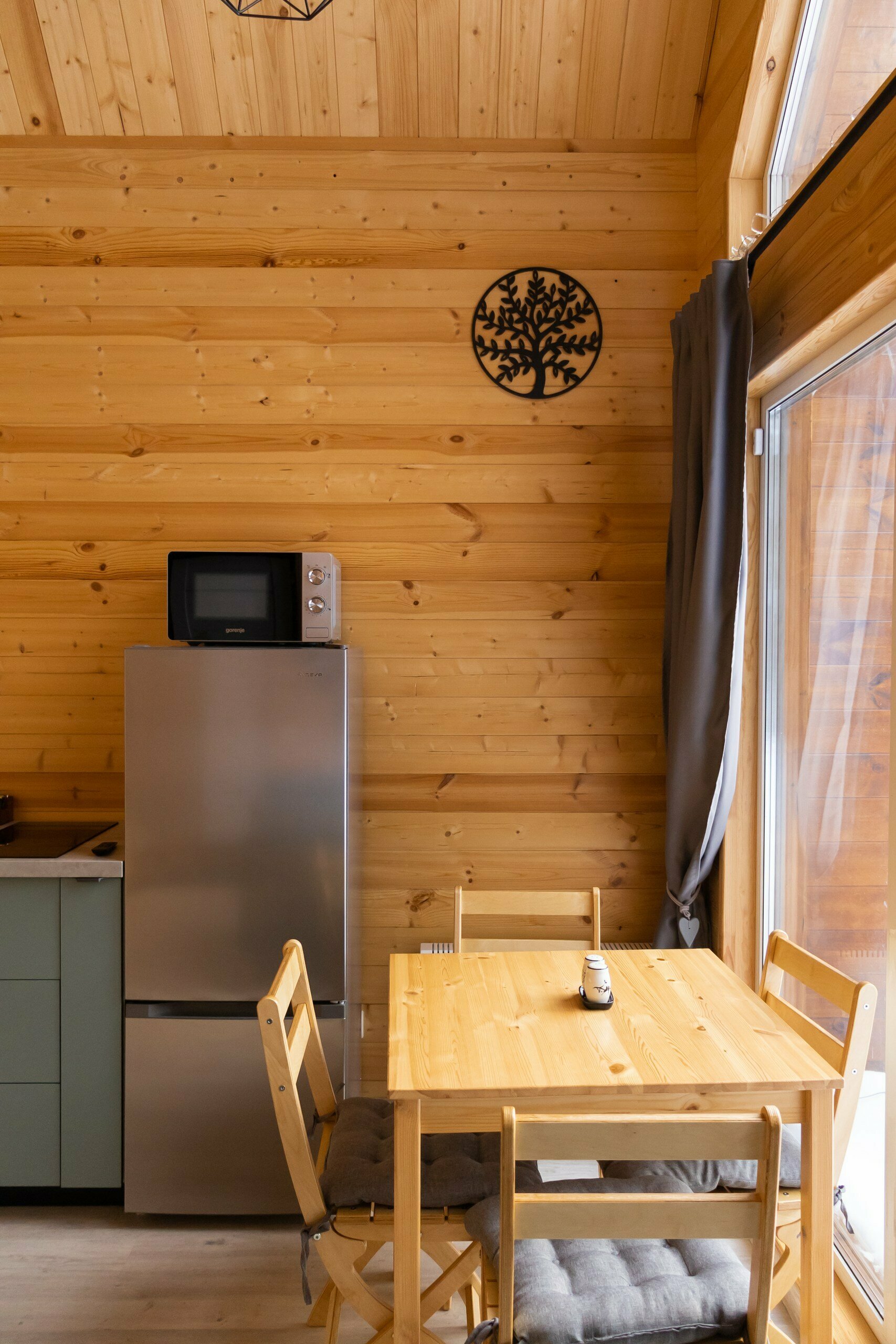 Дом с видом на лес