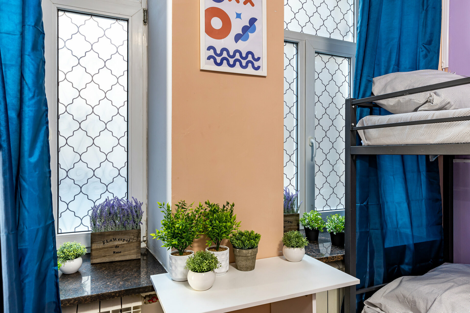 Кровать в общем 8-местном номере