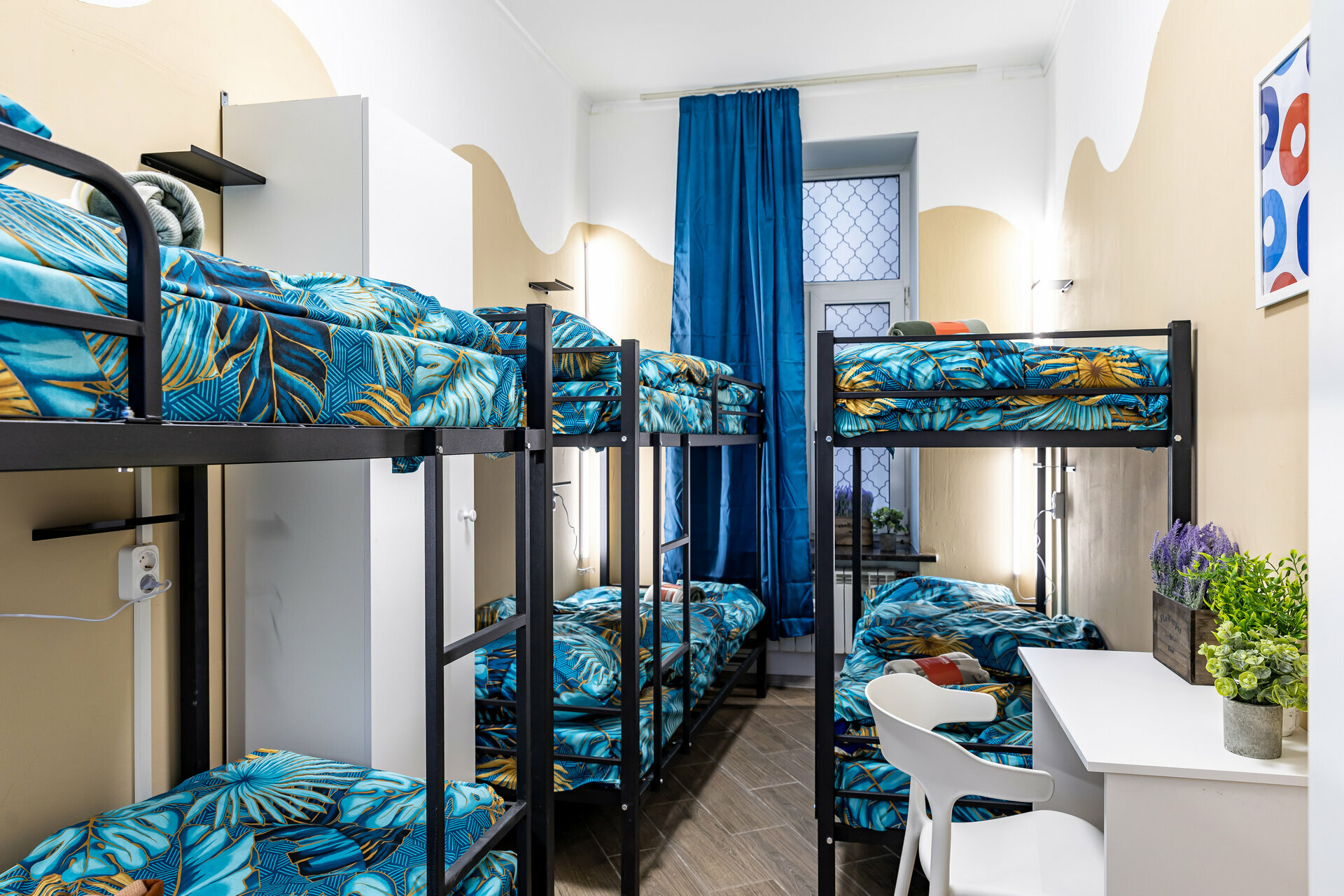 Общий 6-местный номер для мужчин и женщин