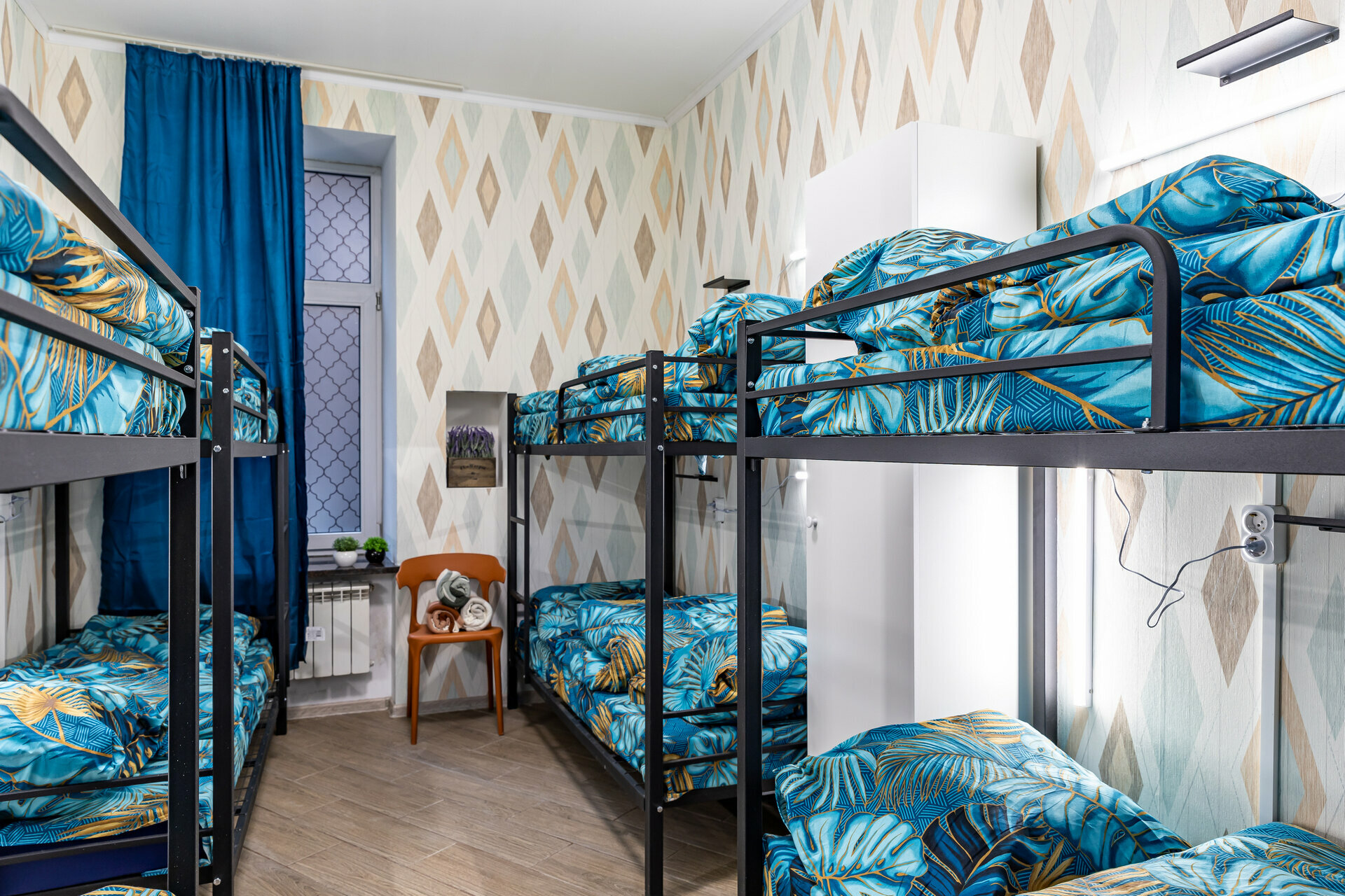 Кровать в общем 8-местном номере