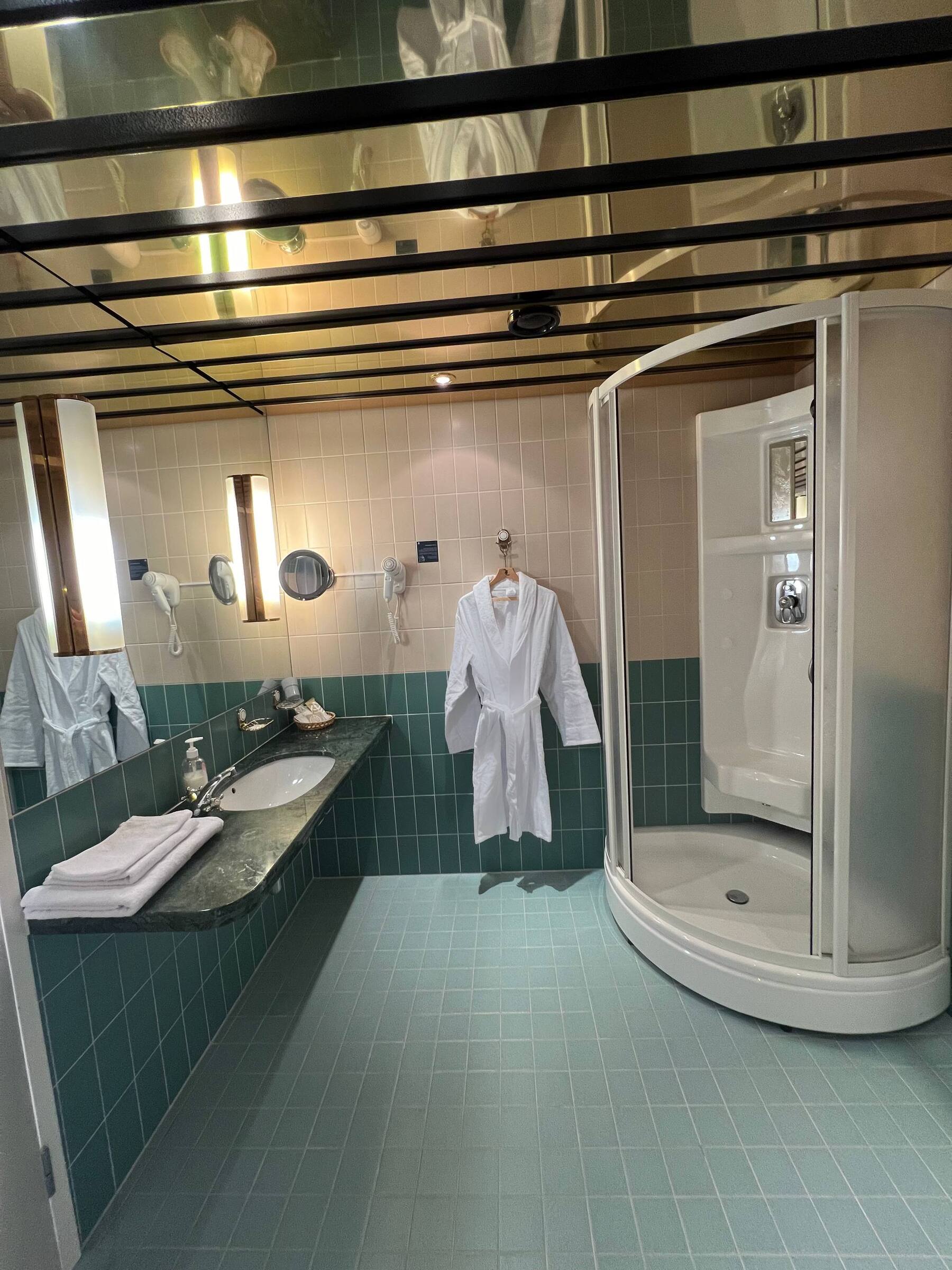 Улучшенный люкс