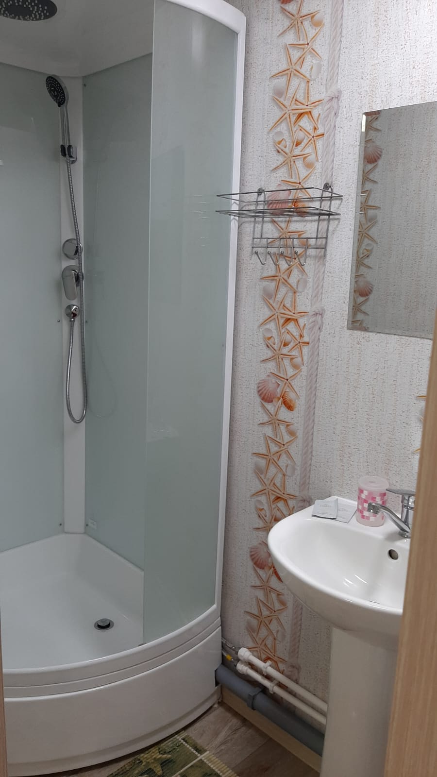 Двухместный дом с видом на Катунь и горы