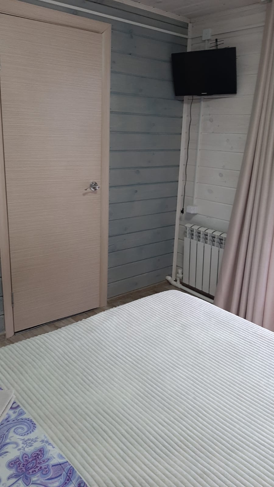 Двухместный дом с видом на Катунь и горы