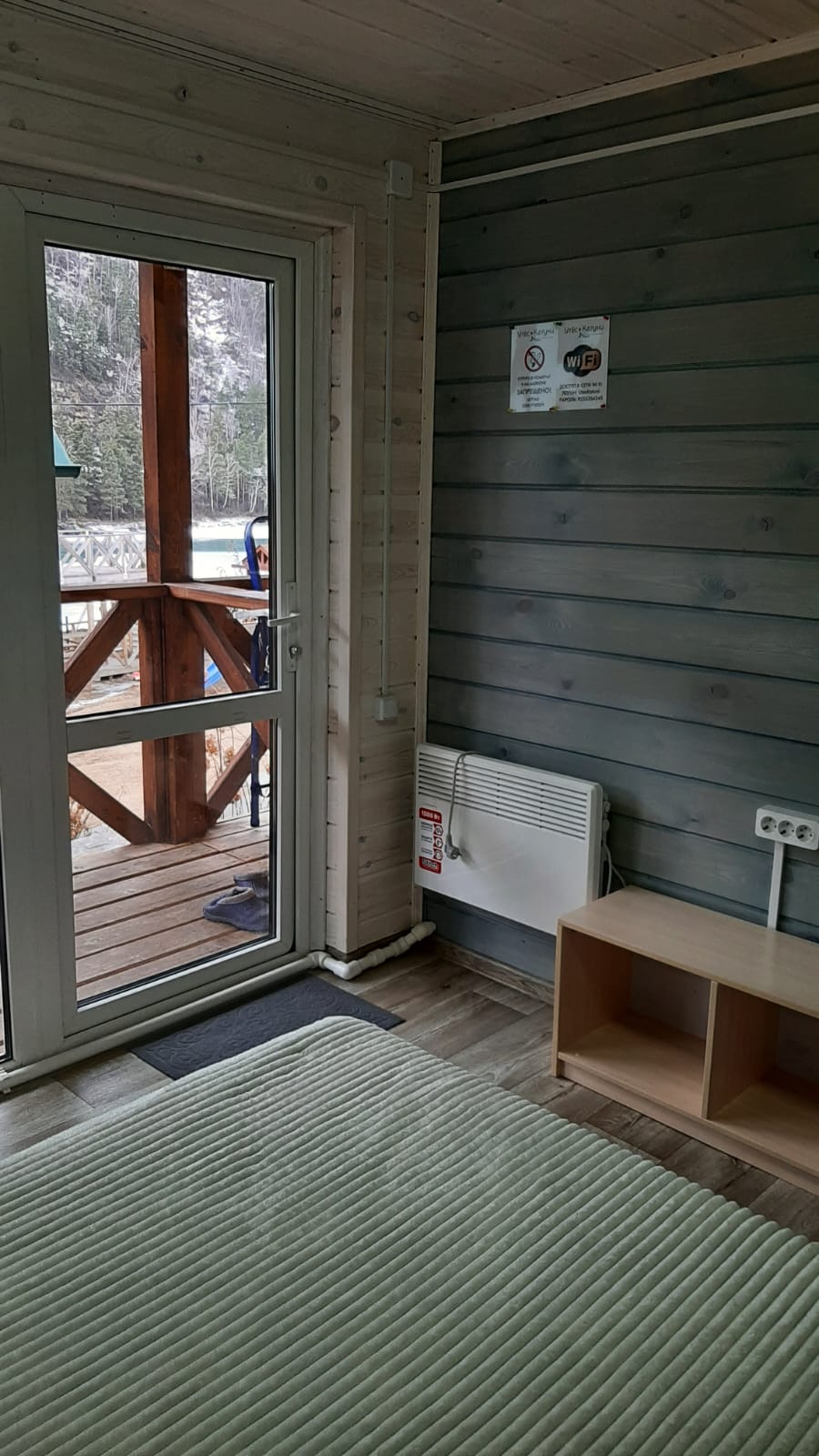 Двухместный дом с видом на Катунь и горы